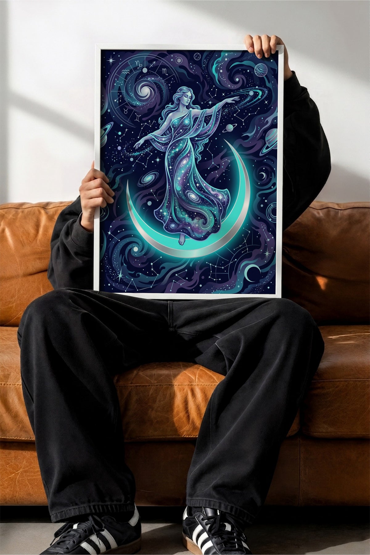Gökyüzü Tanrıçası Poster – Beyaz Çerçeveli Tablo