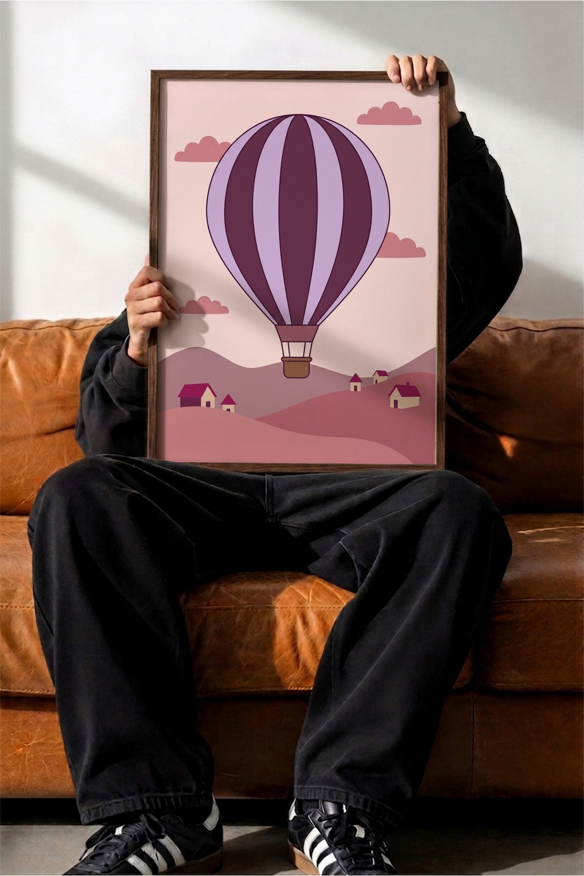 Sıcak Hava Balonlu Manzara Poster – Kahverengi Çerçeveli Tablo