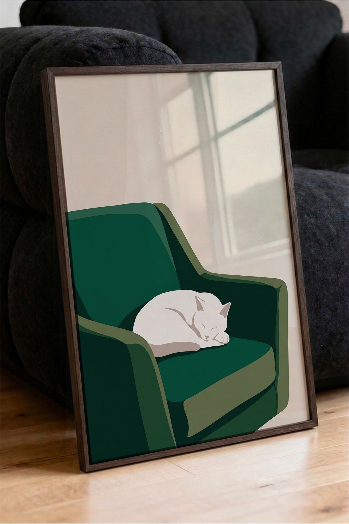 Koltuk Üzerinde Uyuyan Kedi Poster – Kahverengi Çerçeveli Tablo
