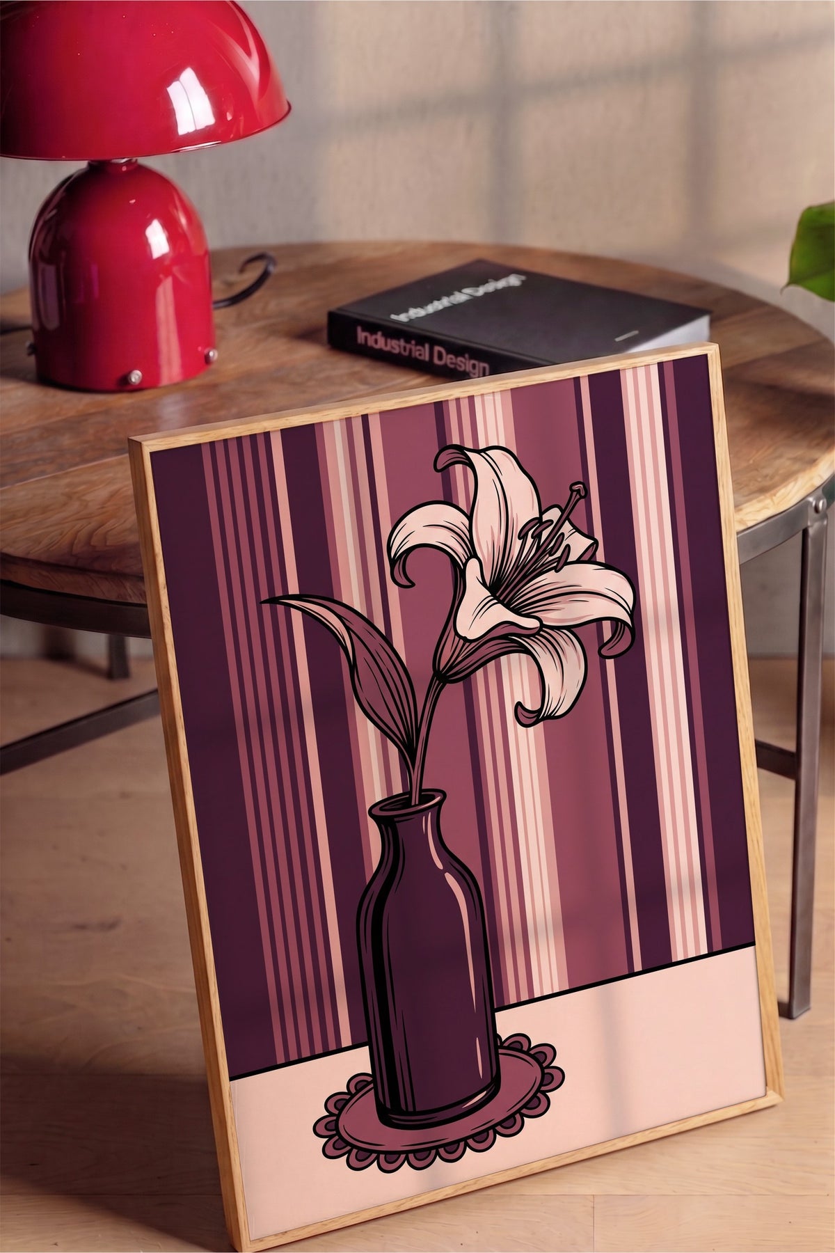 Çizgili Fon Üzerinde Vazo ve Çiçek Poster – Ahşap Çerçeveli Tablo