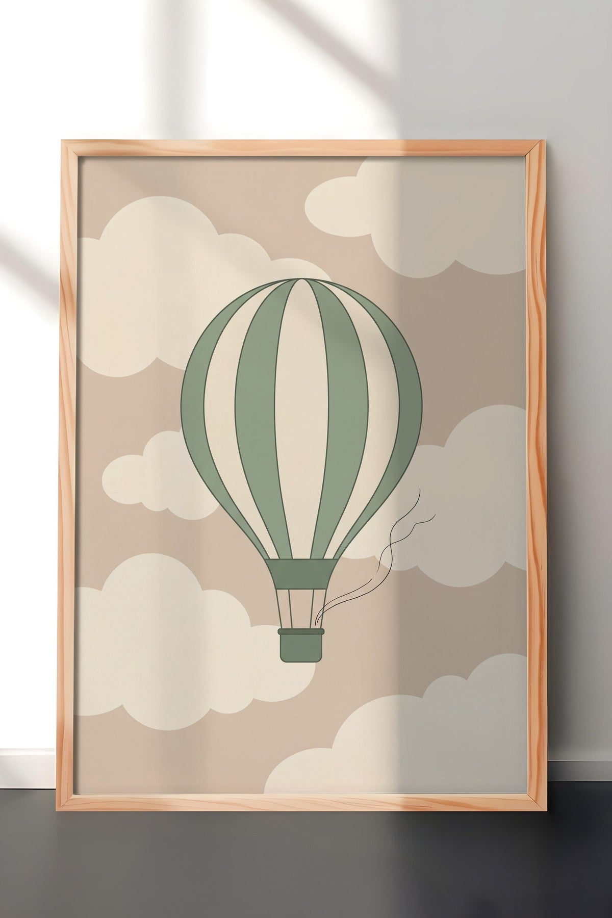 Minimalist Uçan Balon ve Bulutlar Poster – Ahşap Çerçeveli Tablo