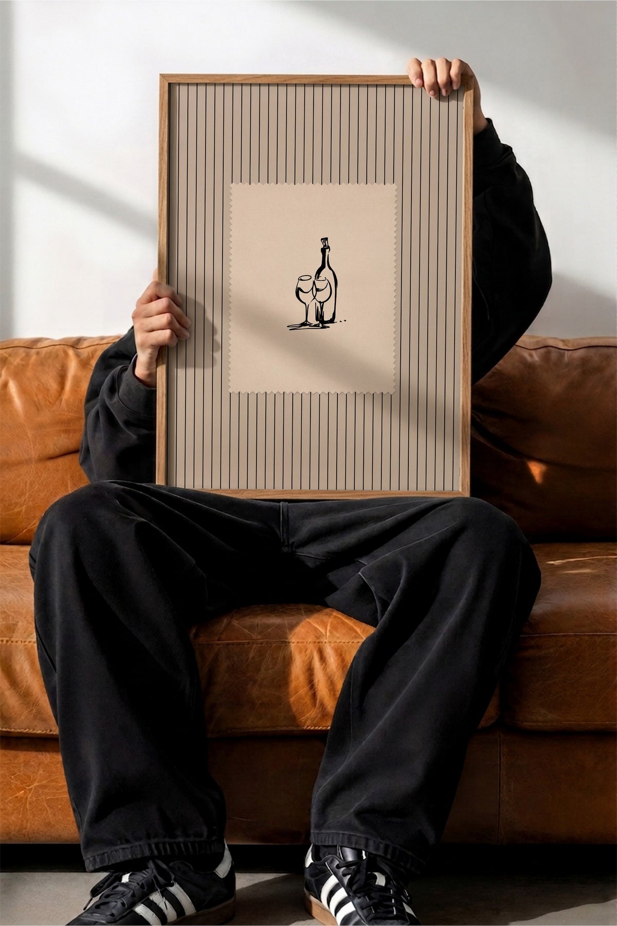 Şişe ve Kadeh Çizimi Poster – Ahşap Çerçeveli Tablo