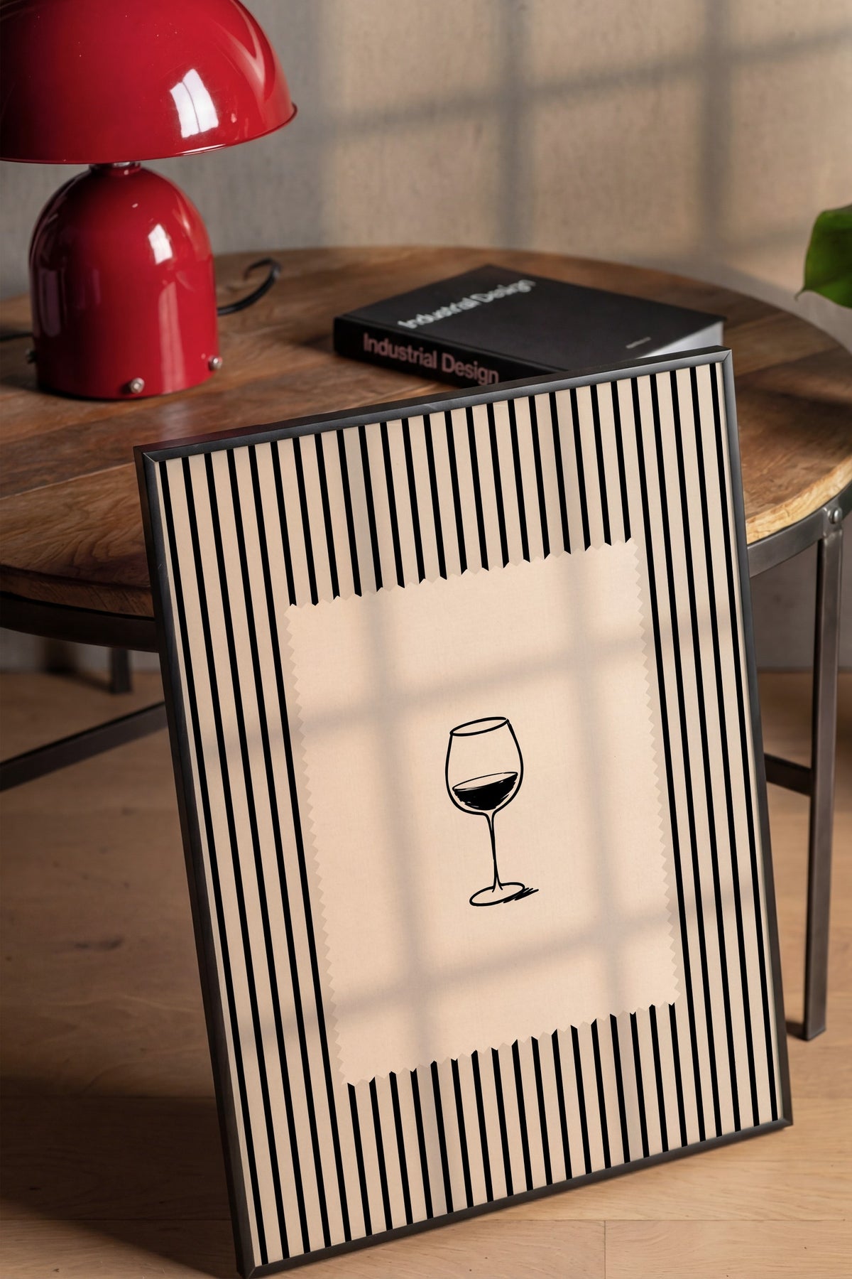 Çizgili Fon Üzerinde Şarap Kadehi Poster – Siyah Çerçeveli Tablo