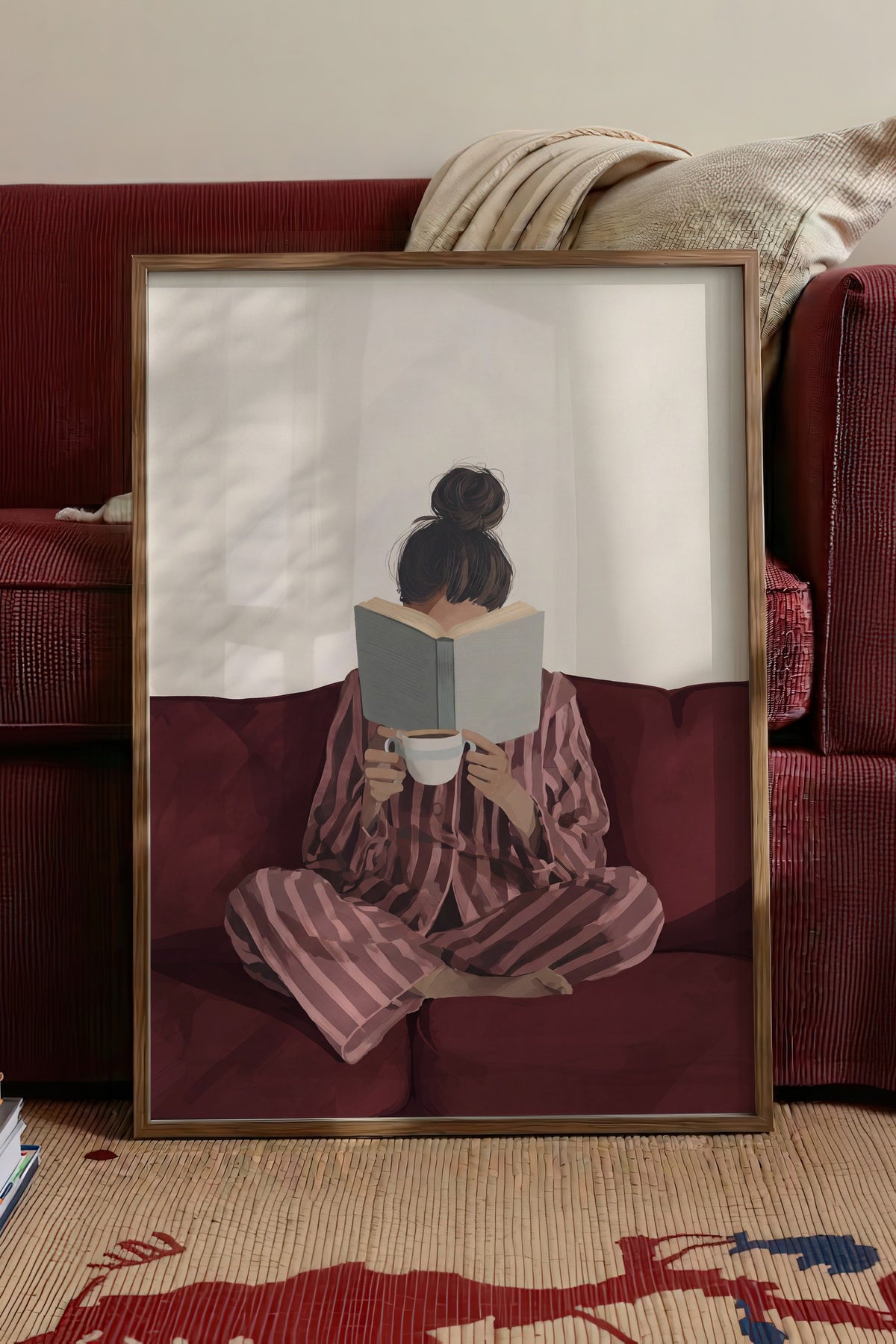 Pijamalı Sessiz Okuma Anı Poster – Kahverengi Çerçeveli Tablo