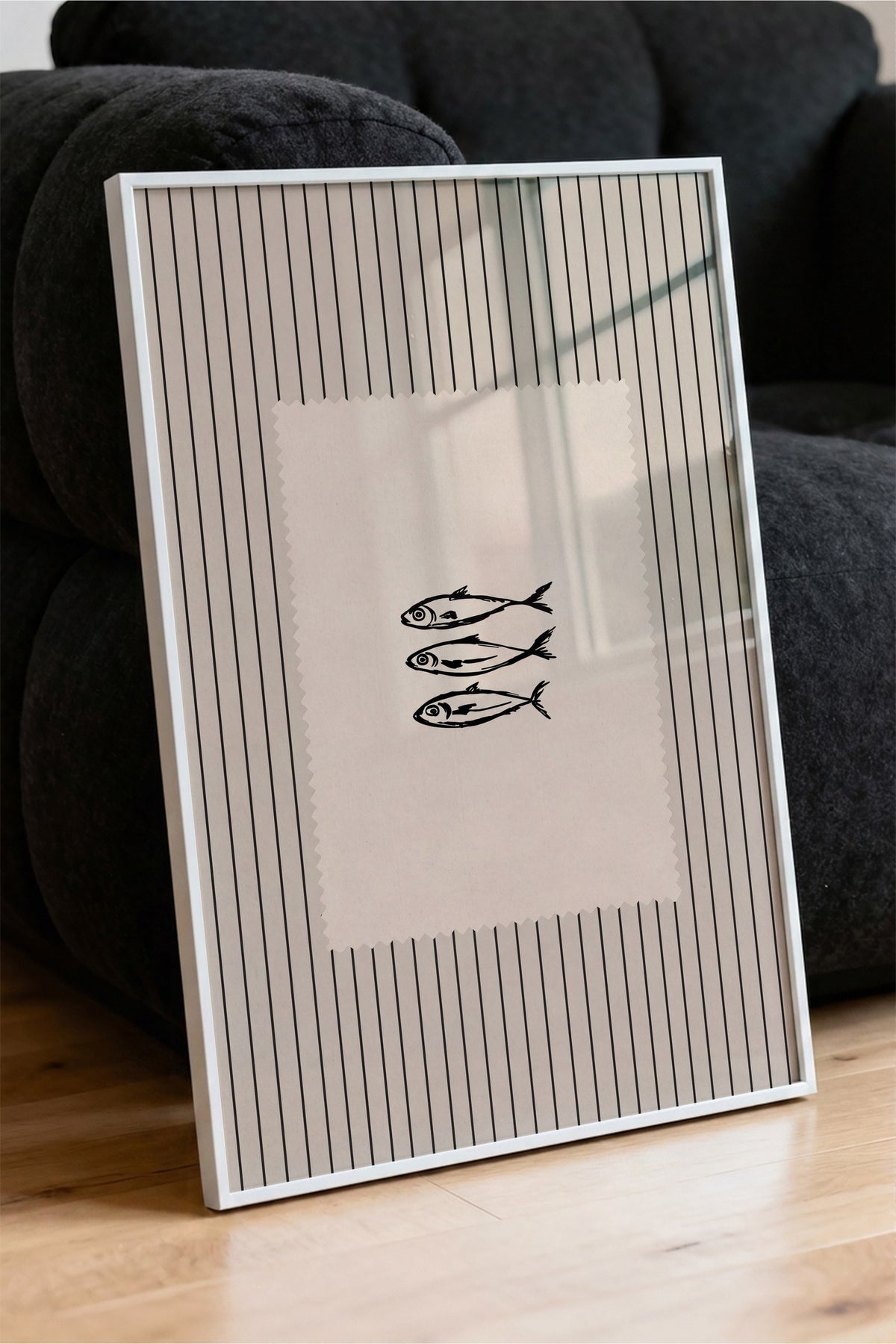 Çizgili Arka Plan Üzerinde Balıklar Poster – Beyaz Çerçeveli Tablo