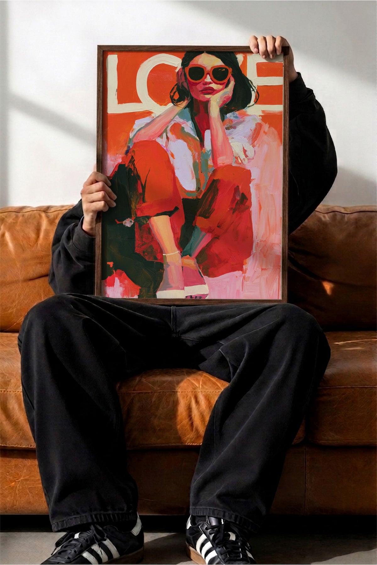 Love Poster – Kahverengi Çerçeveli Tablo