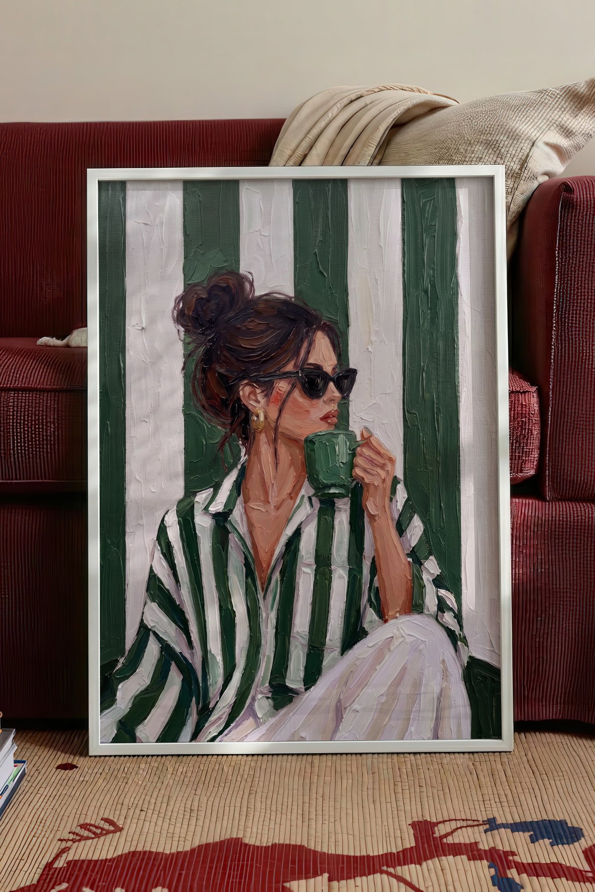 Kahve İçen Kadın Figürü Poster – Beyaz Çerçeveli Tablo