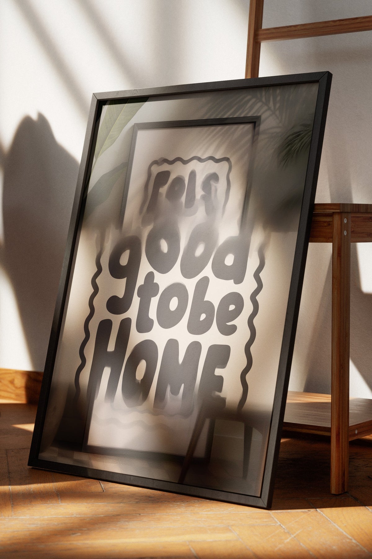 Feels good to be home Poster – Siyah Çerçeveli Tablo