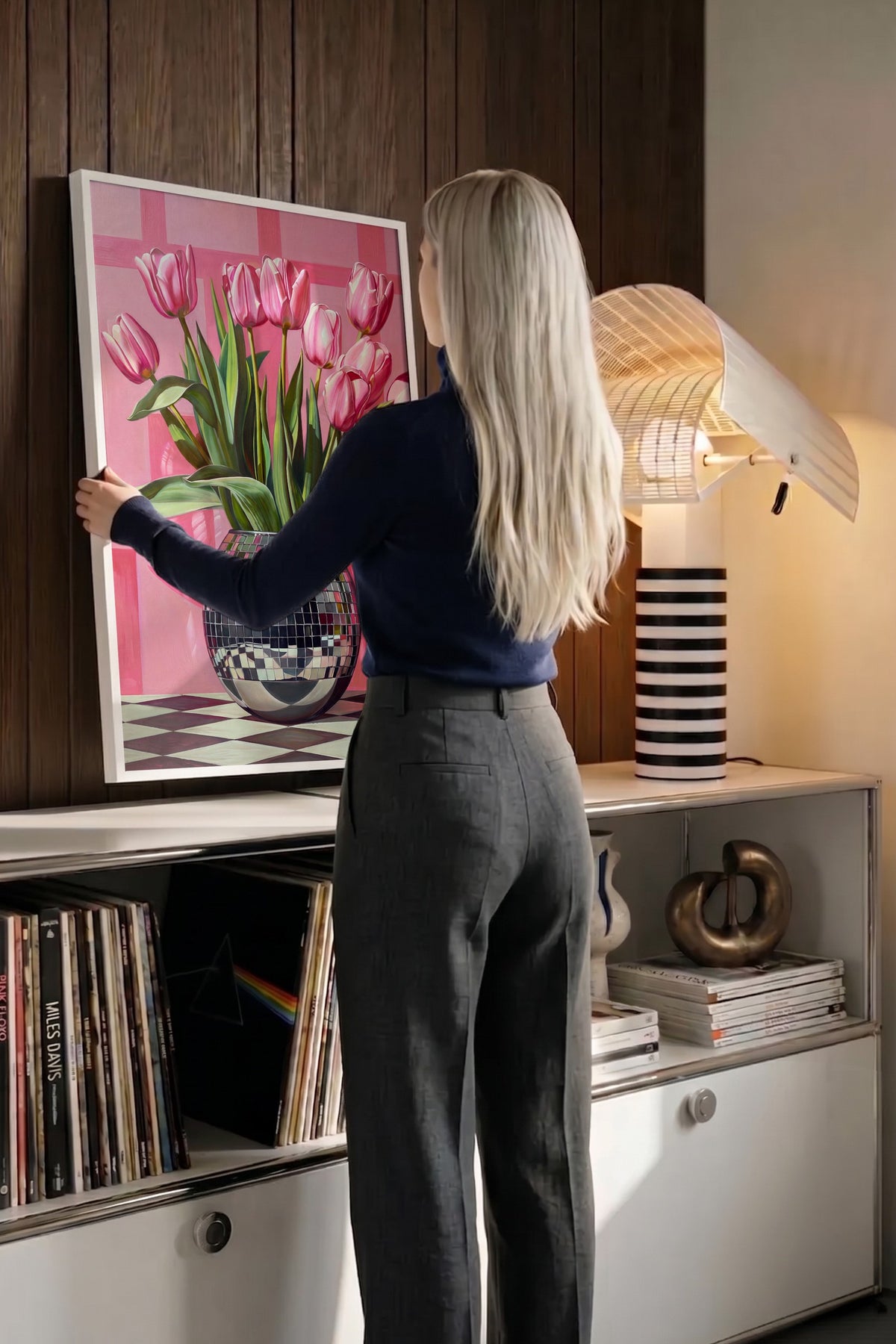 Vazoda Pembe Laleler Poster – Beyaz Çerçeveli Tablo