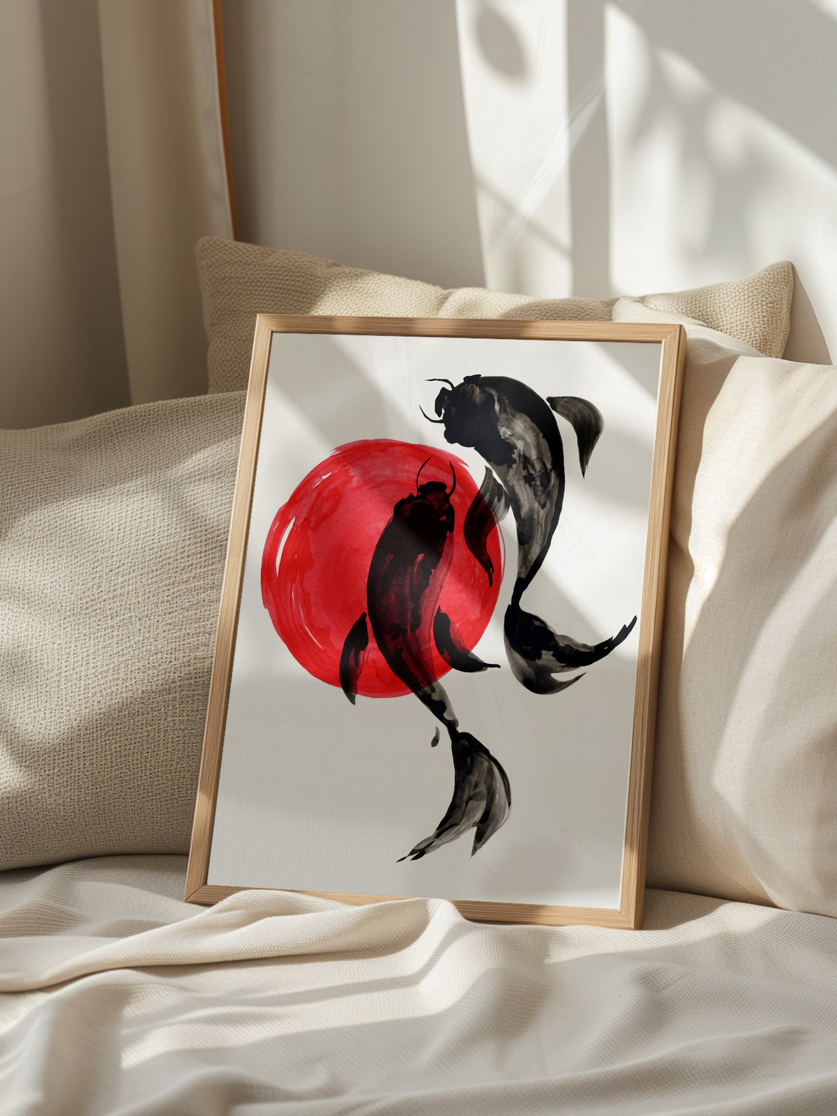 Koi Balıkları ve Kırmızı Güneş Poster – Ahşap Çerçeveli Tablo