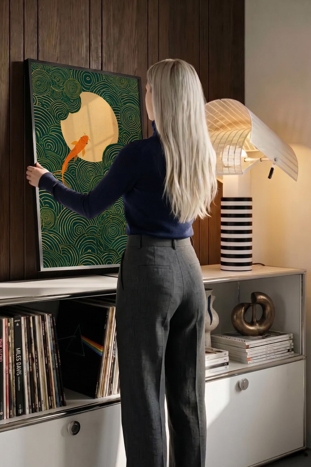 Dairesel Desenler ve Koi Balığı Poster – Siyah Çerçeveli Tablo