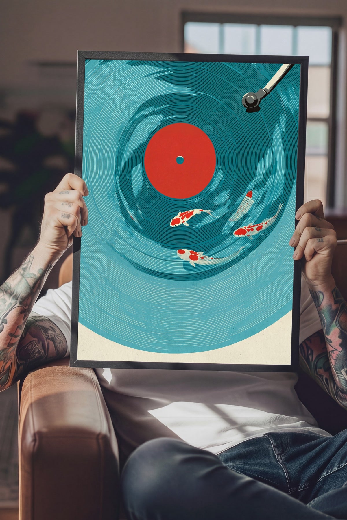 Plak Üzerinde Yüzen Balıklar Poster – Siyah Çerçeveli Tablo