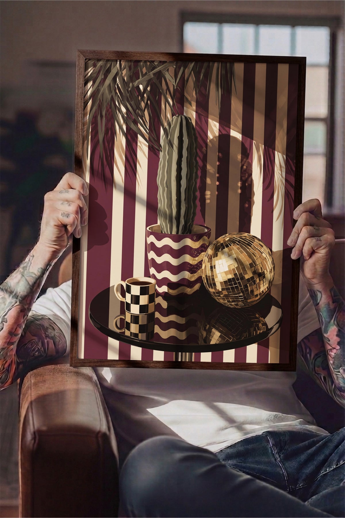 Retro Kaktüs ve Disko Küresi Poster – Kahverengi Çerçeveli Tablo