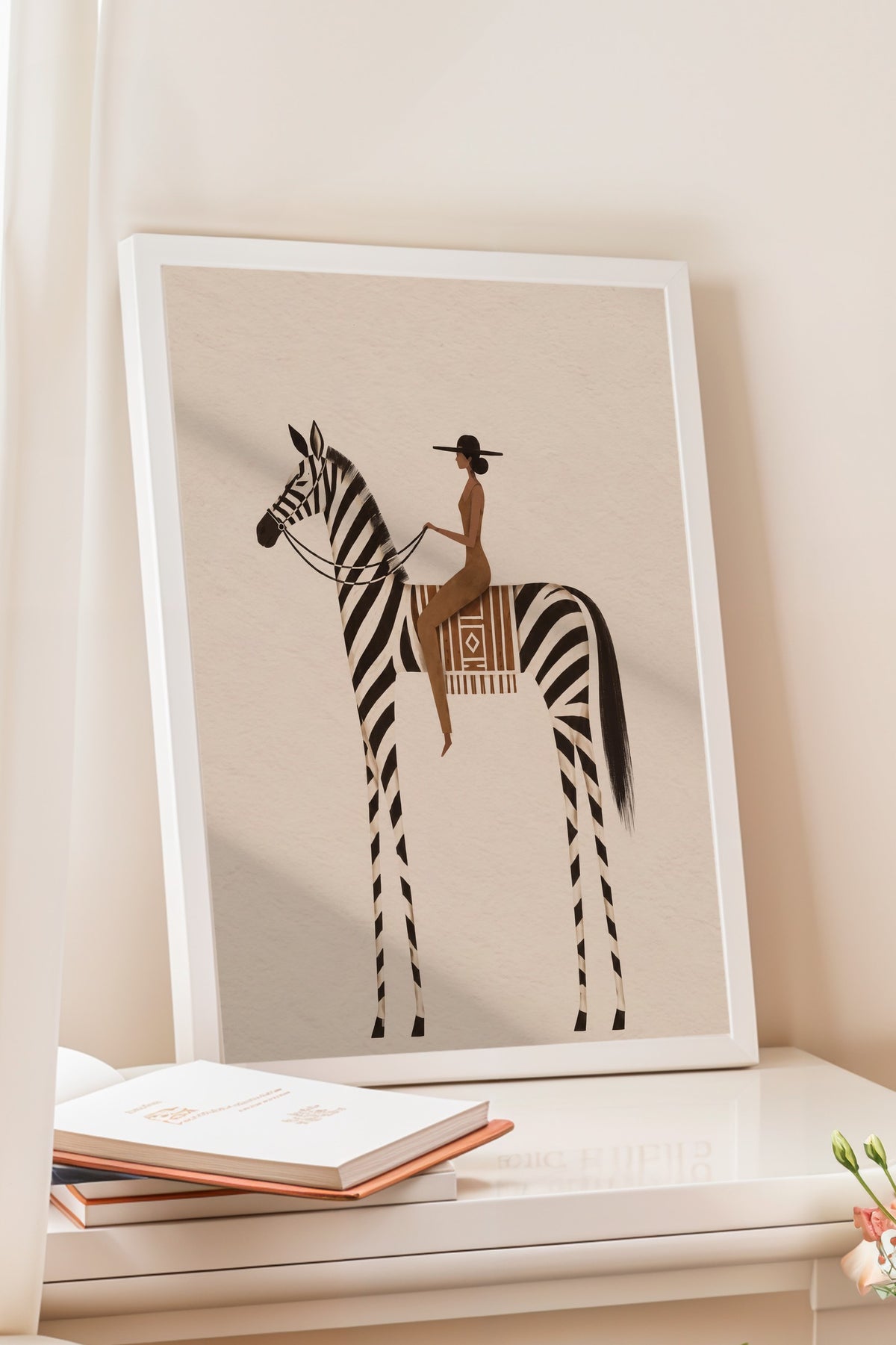 Zebra Üzerinde Oturan Kadın Poster – Beyaz Çerçeveli Tablo