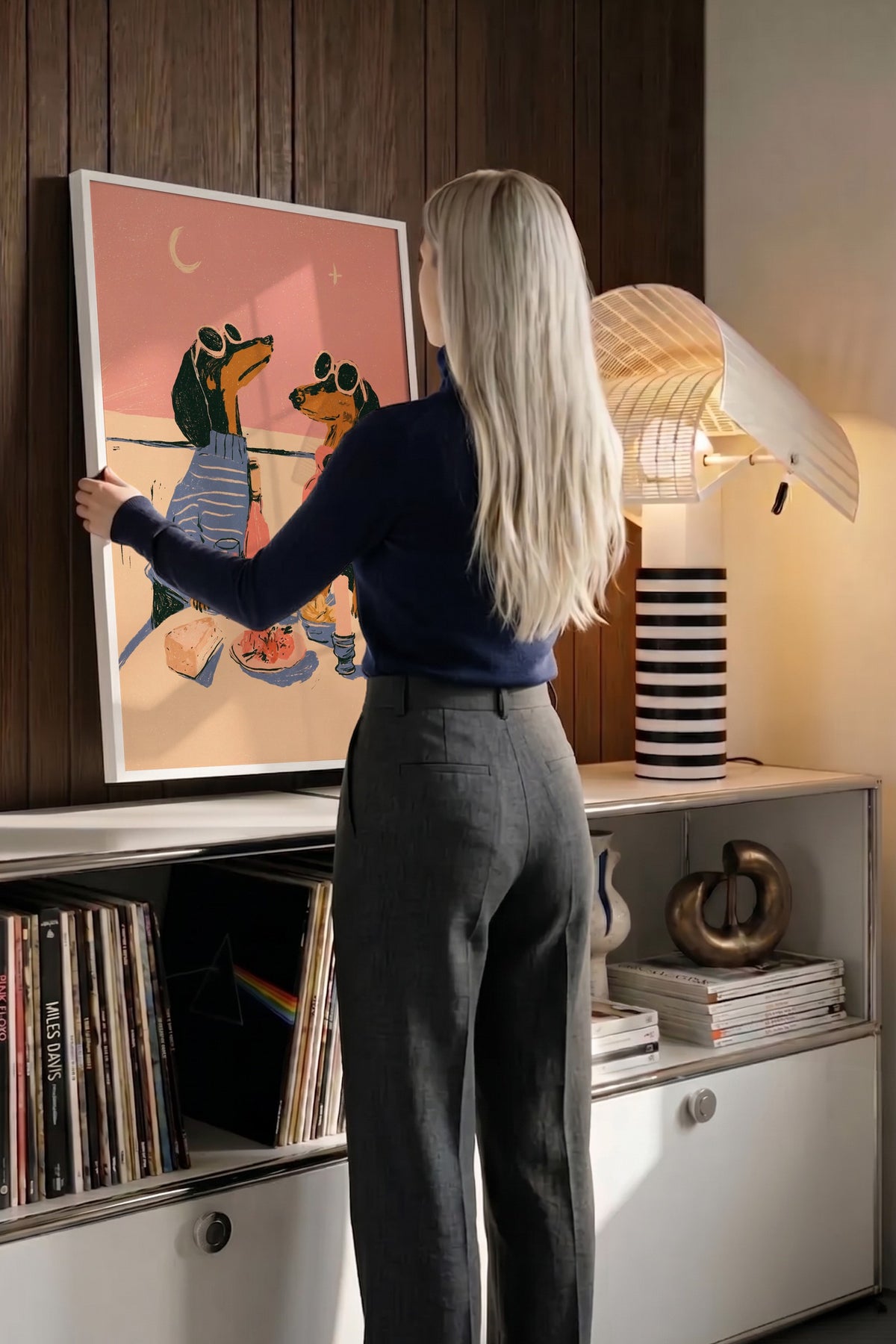 Romantik Akşam Yemeği Yiyen Köpekler Poster – Beyaz Çerçeveli Tablo