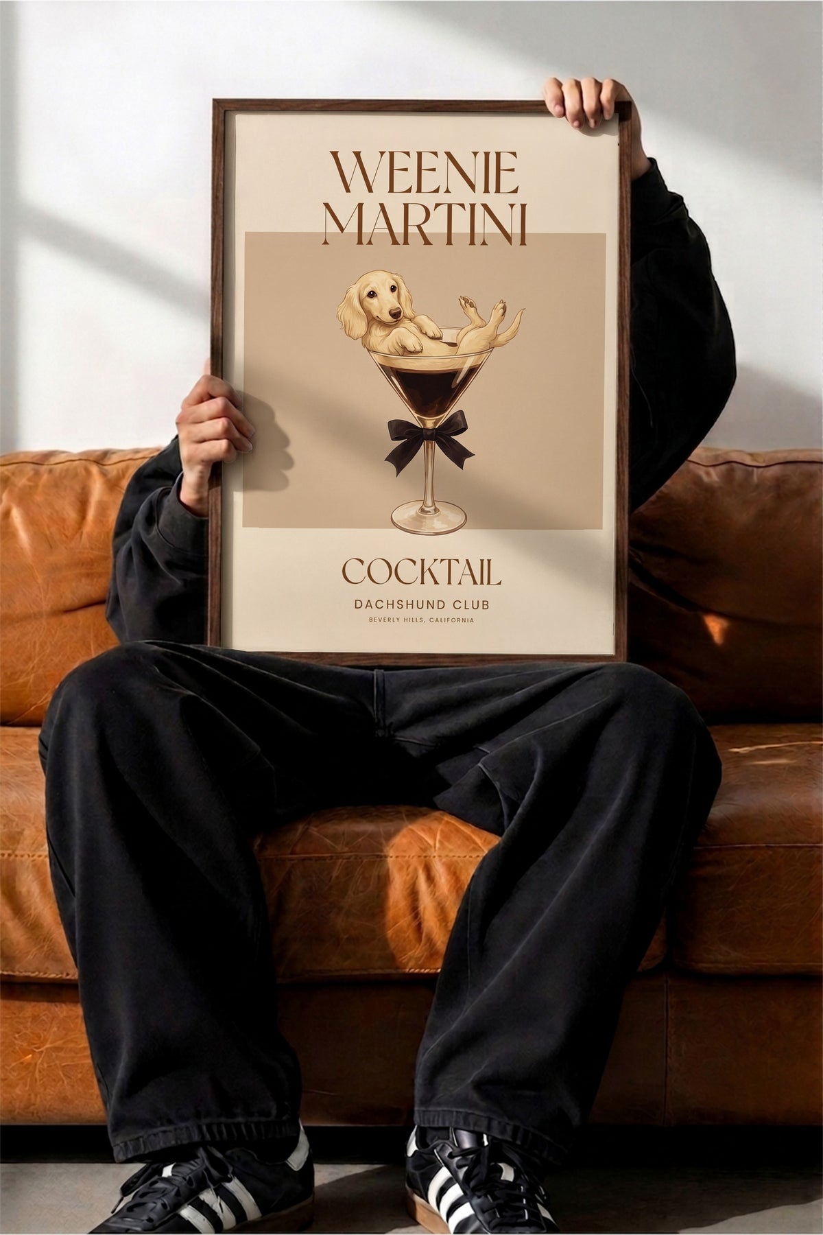 WEENIE MARTINI Poster – Kahverengi Çerçeveli Tablo