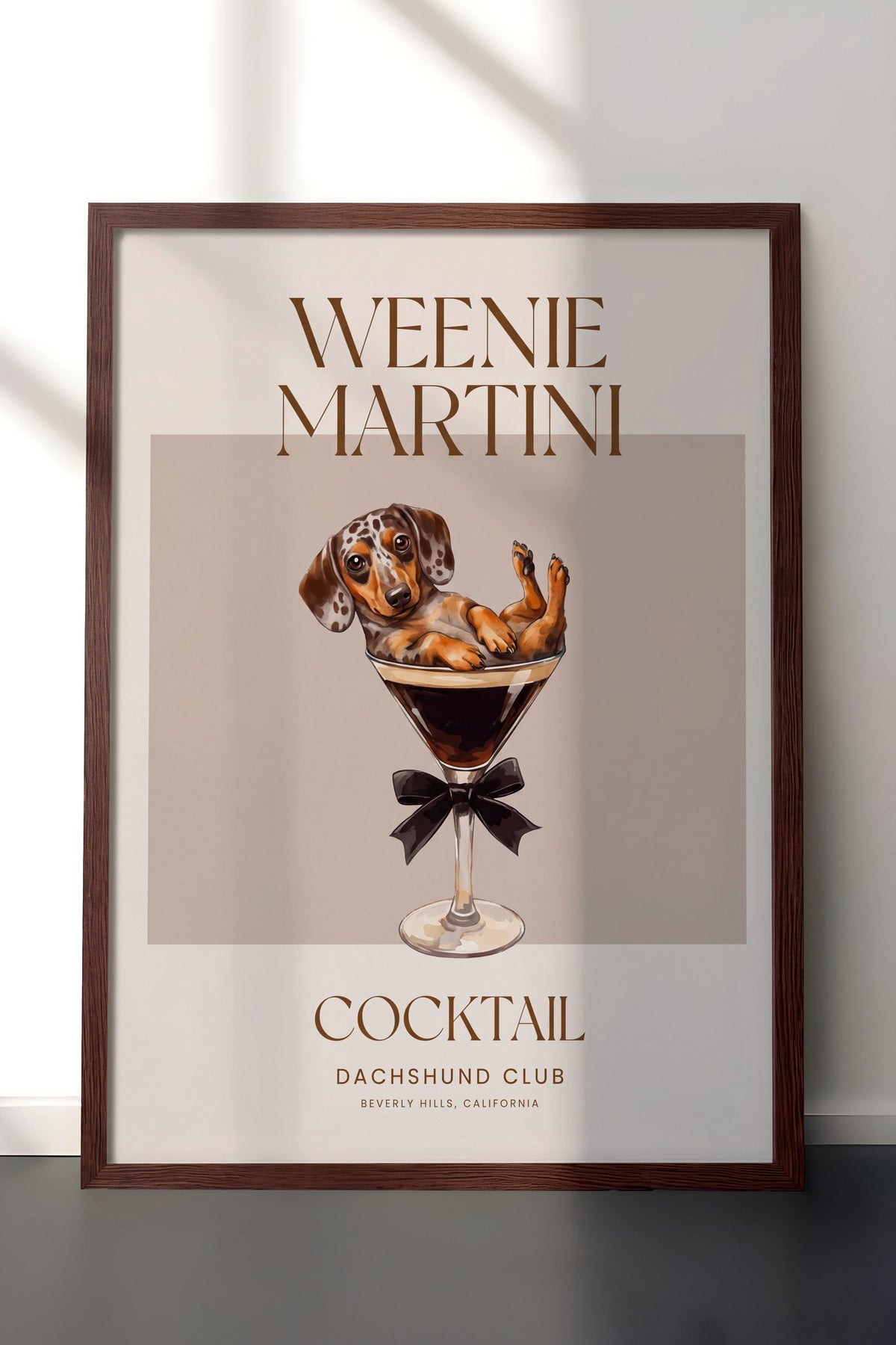 WEENIE MARTINI Poster – Kahverengi Çerçeveli Tablo