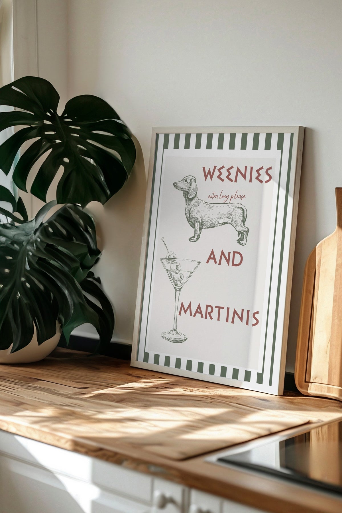 WEENIES AND MARTINIS Poster – Beyaz Çerçeveli Tablo