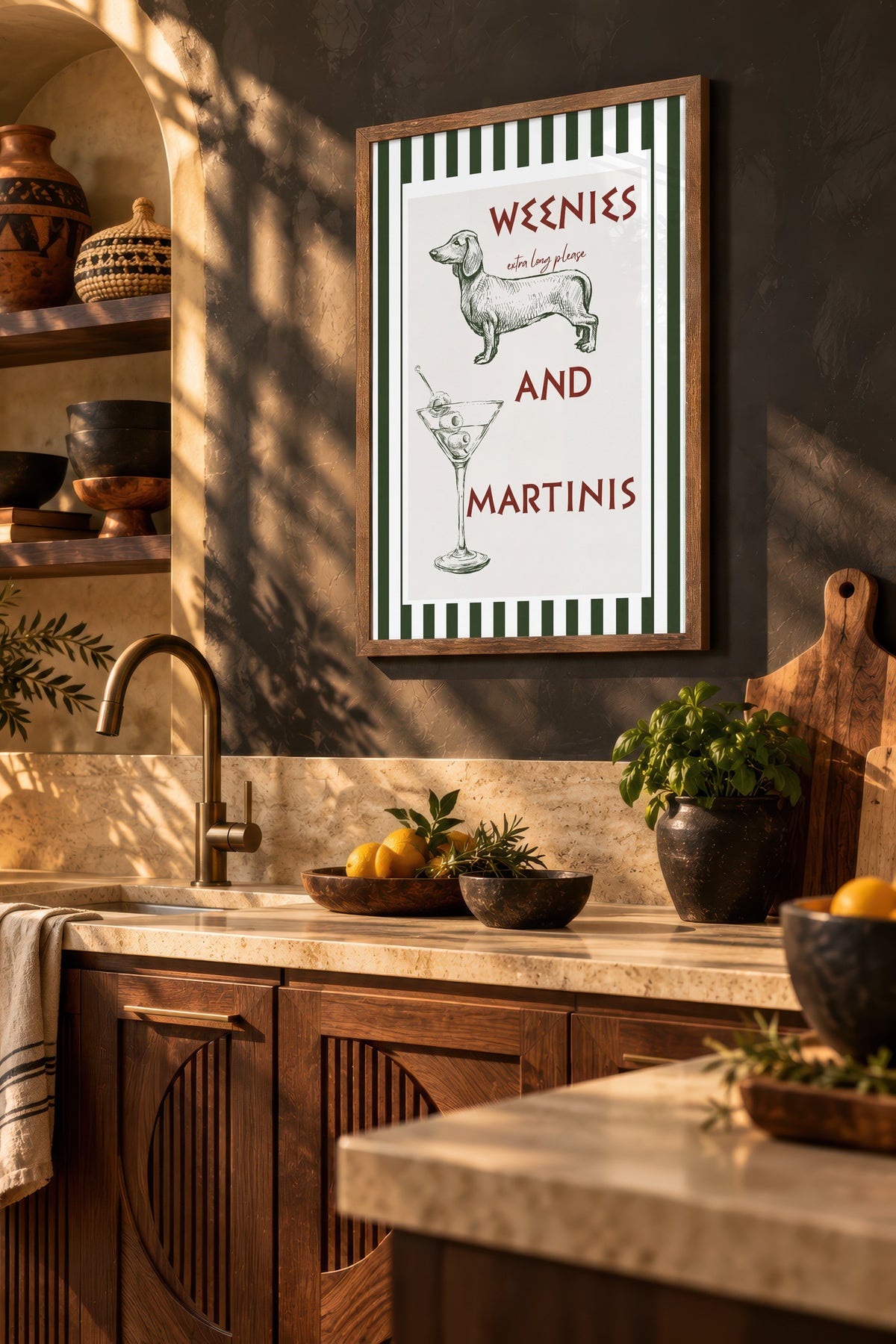 WEENIES AND MARTINIS Poster – Kahverengi Çerçeveli Tablo