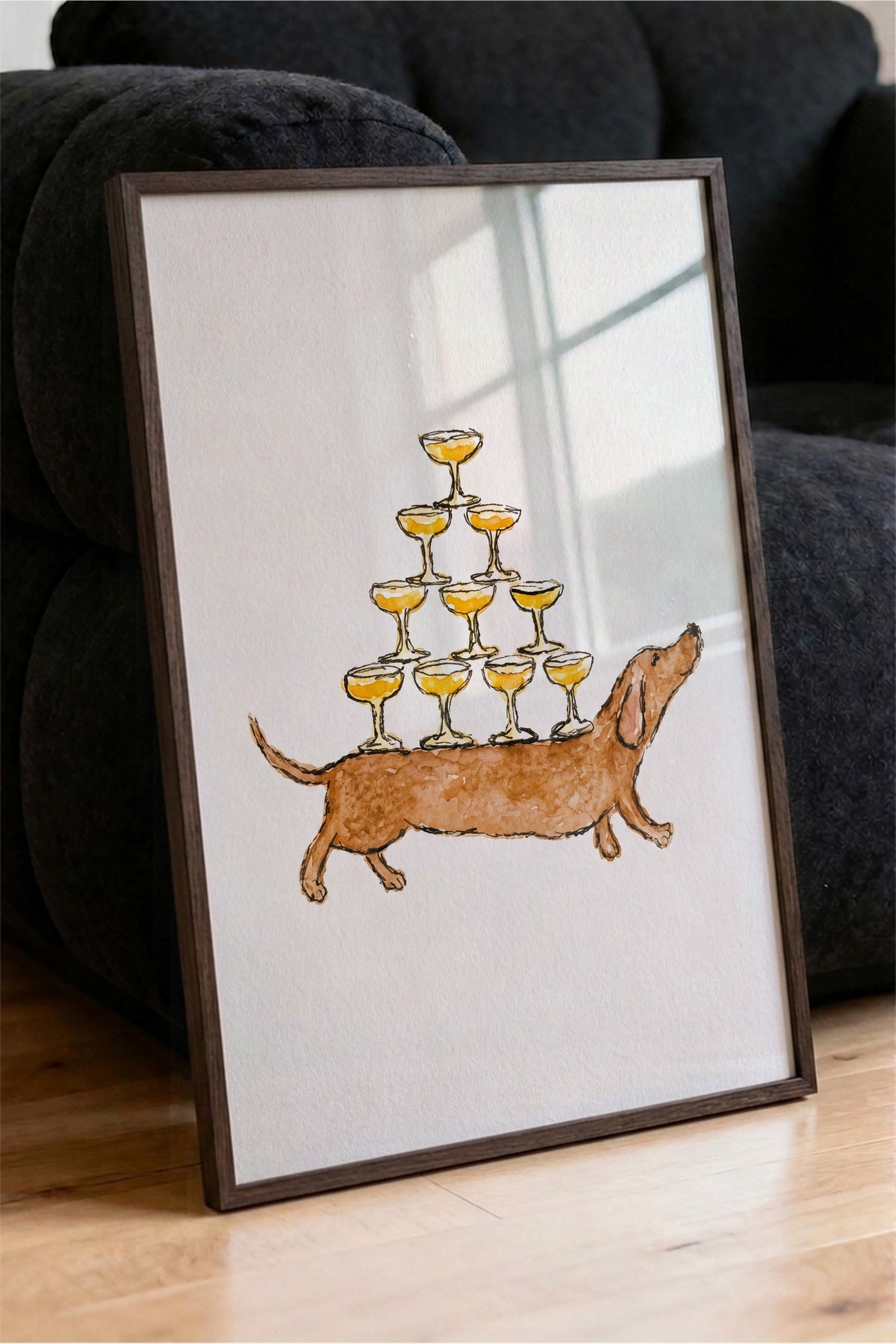 Kadeh Taşıyan Köpek İllüstrasyonu Poster – Kahverengi Çerçeveli Tablo