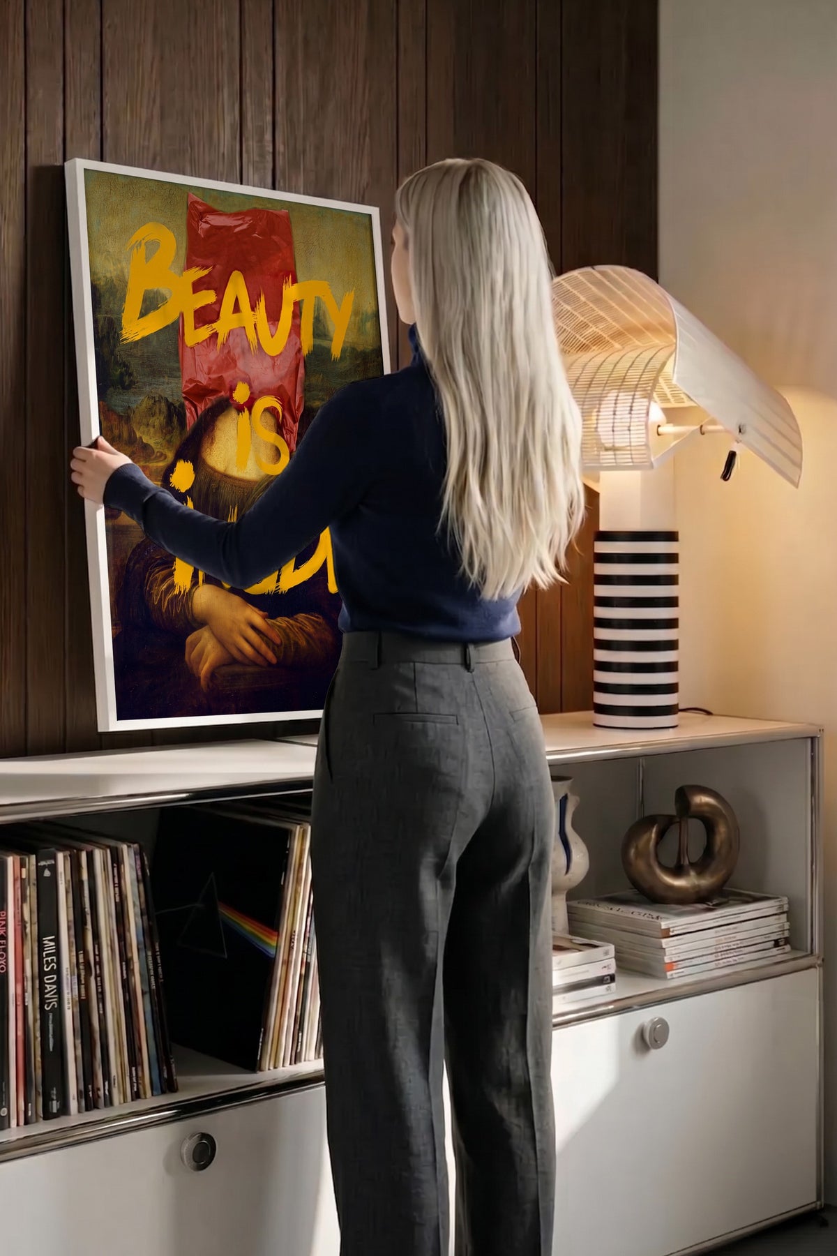 Beauty Is Inside Poster – Beyaz Çerçeveli Tablo