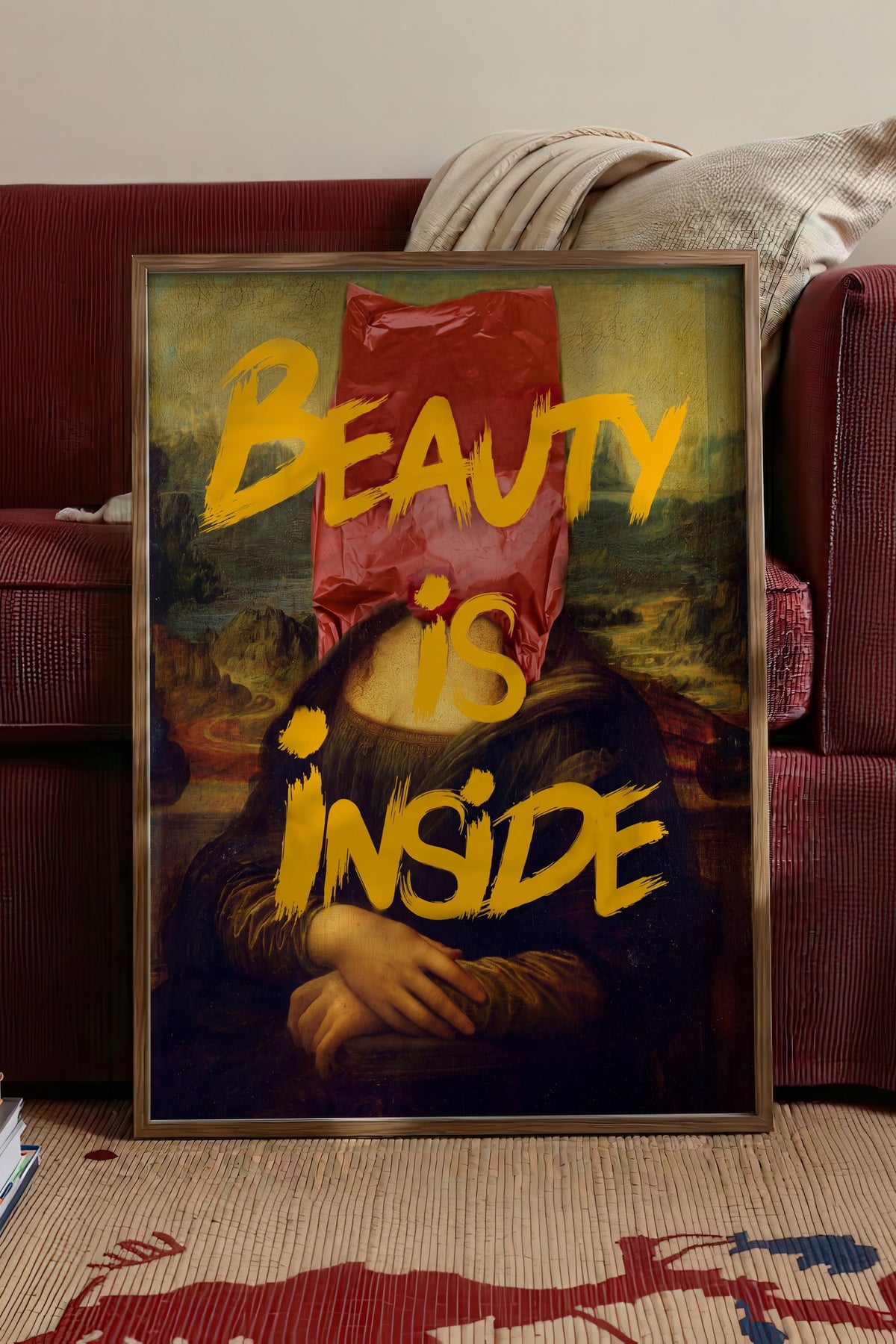Beauty Is Inside Poster – Kahverengi Çerçeveli Tablo