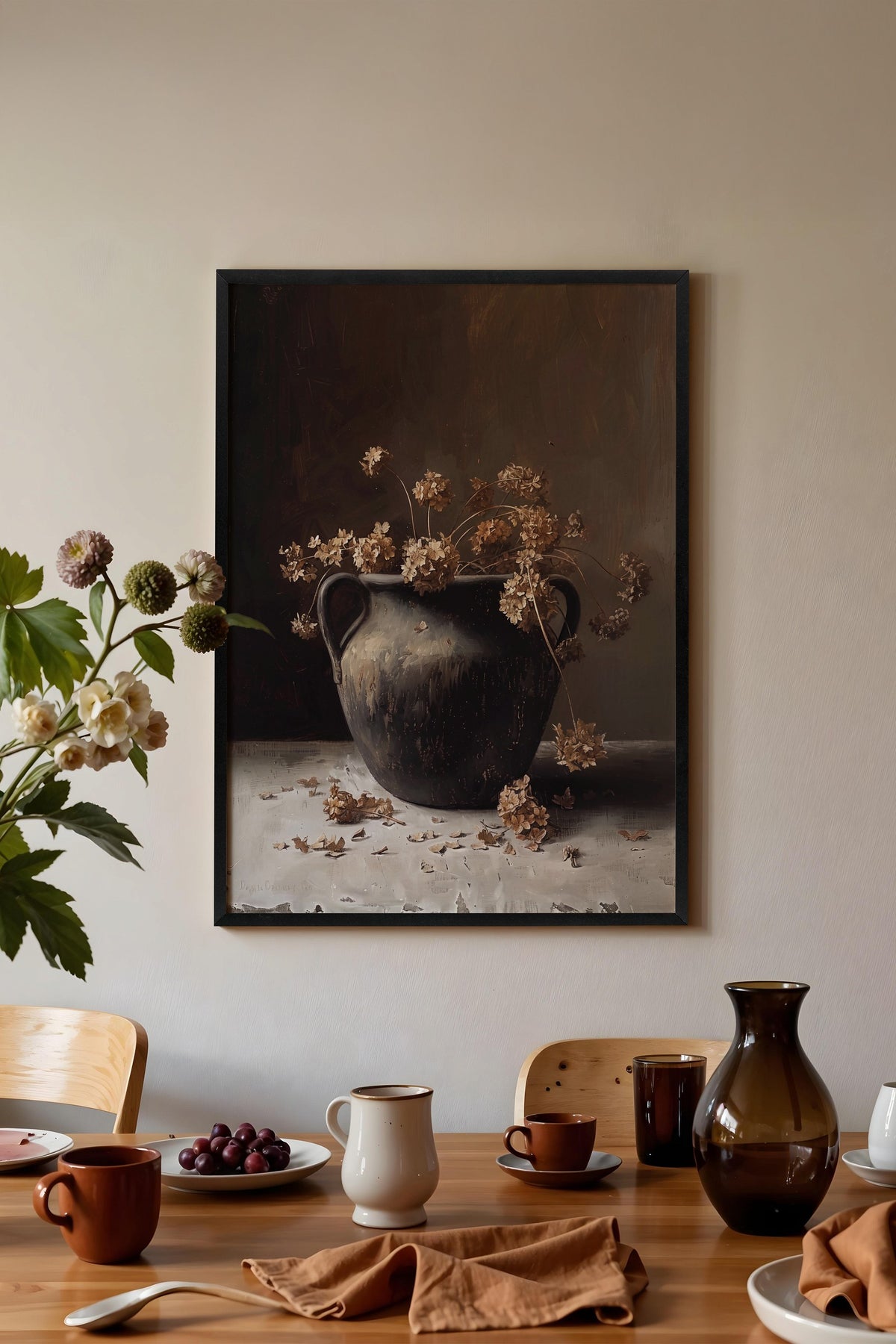 Kuru Çiçeklerle Antik Vazo Poster – Siyah Çerçeveli Tablo