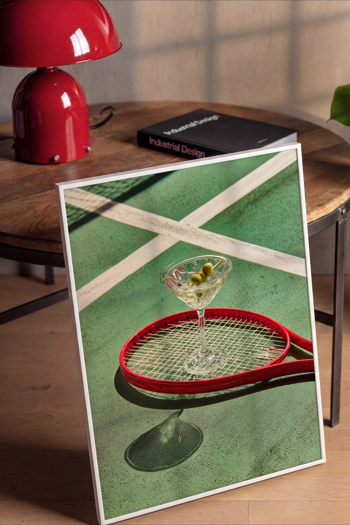 Tenis Kortunda Kokteyl Poster – Beyaz Çerçeveli Tablo