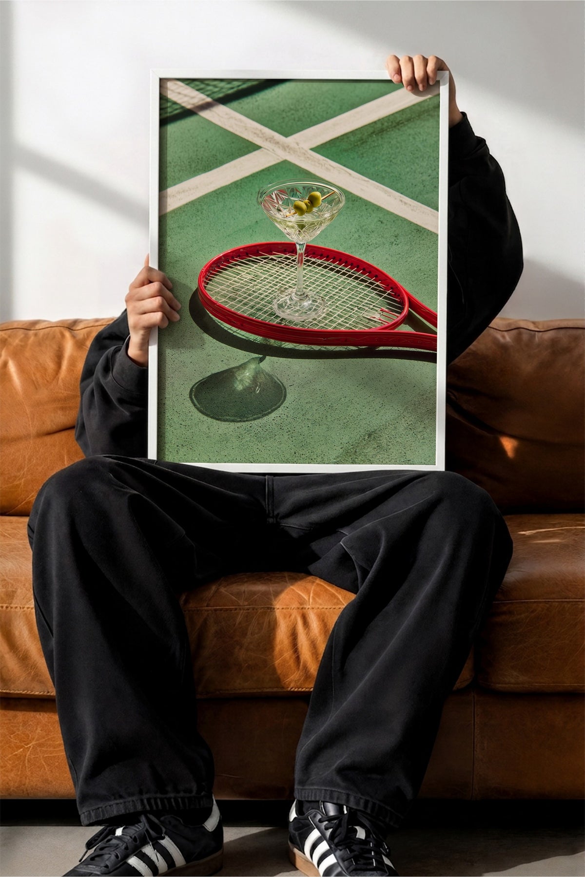 Tenis Kortunda Kokteyl Poster – Beyaz Çerçeveli Tablo