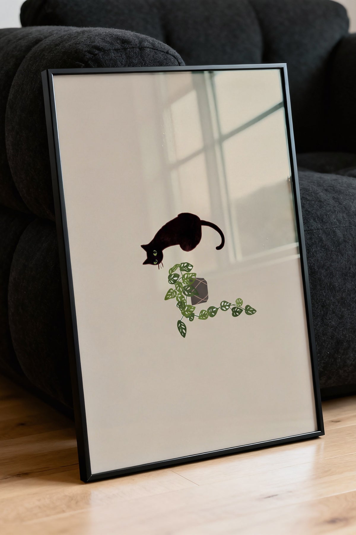 Bitkiyle Oynayan Kedi Poster – Siyah Çerçeveli Tablo