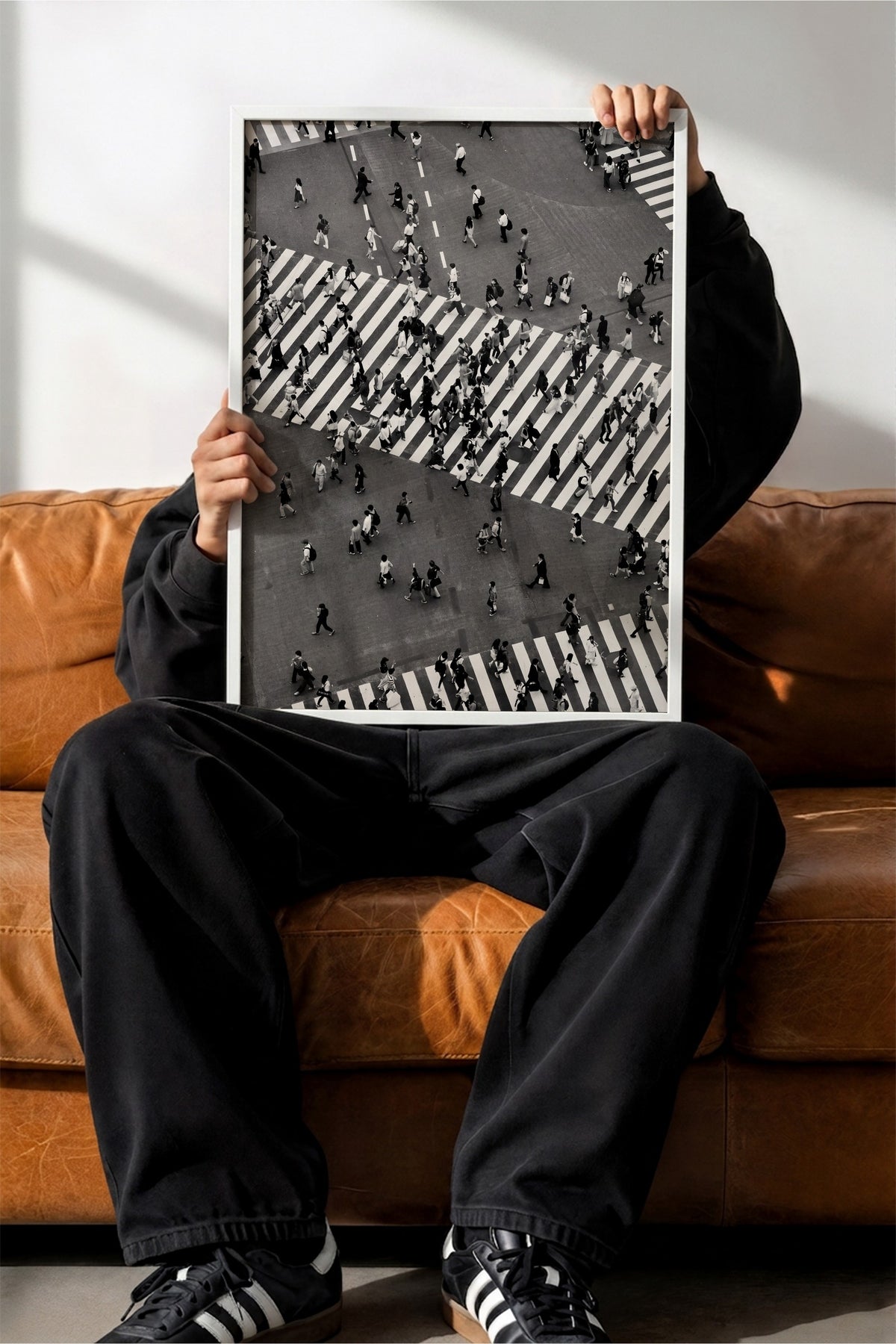 Kalabalık Yaya Geçidi Poster – Beyaz Çerçeveli Tablo