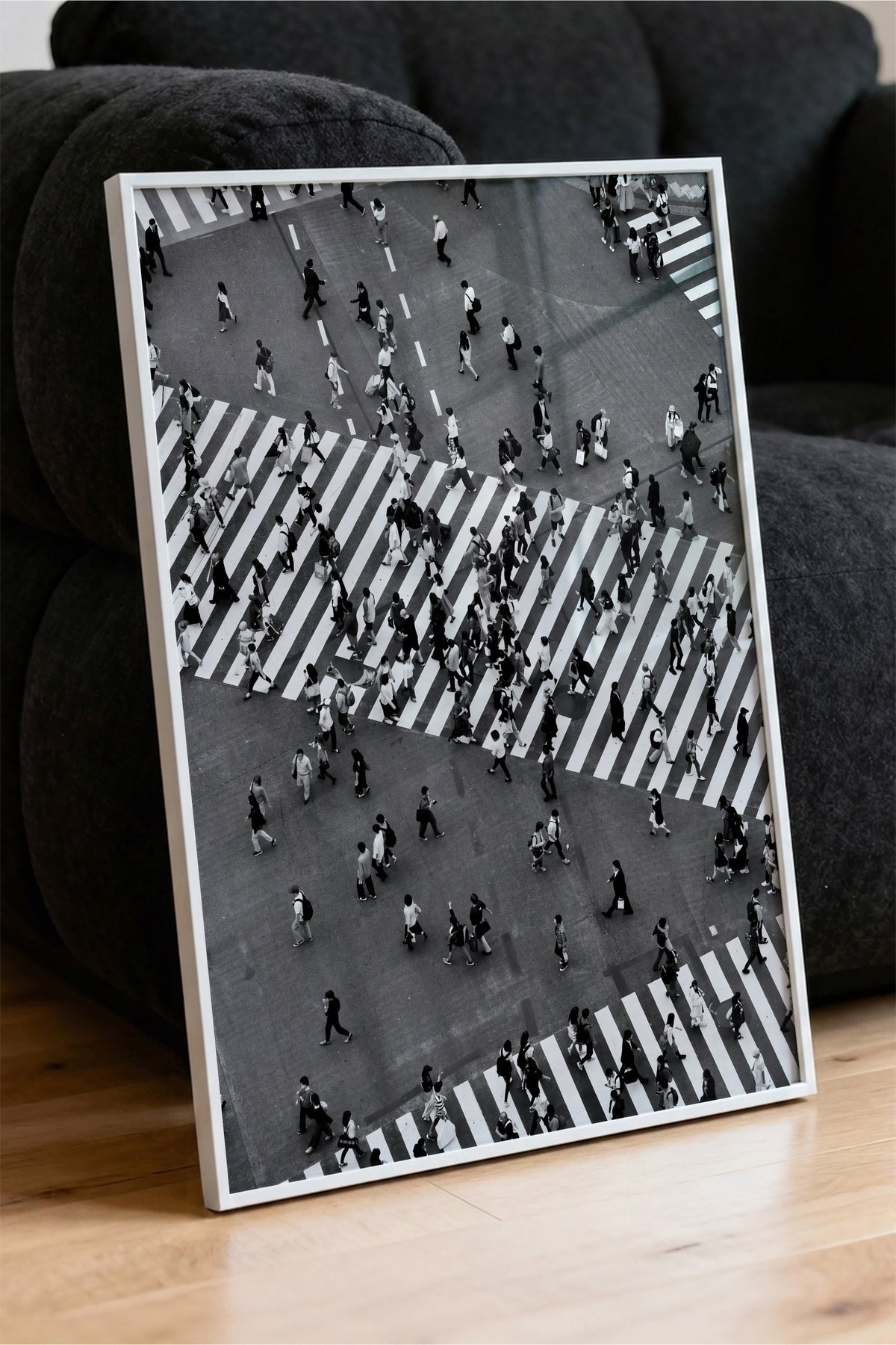 Kalabalık Yaya Geçidi Poster – Beyaz Çerçeveli Tablo