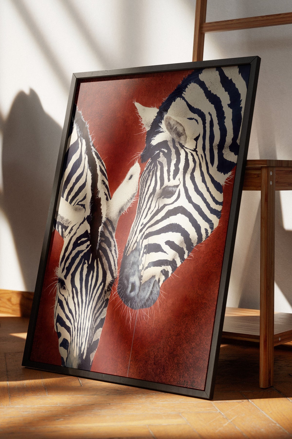 Etkileşim Halinde İki Zebra Poster – Siyah Çerçeveli Tablo