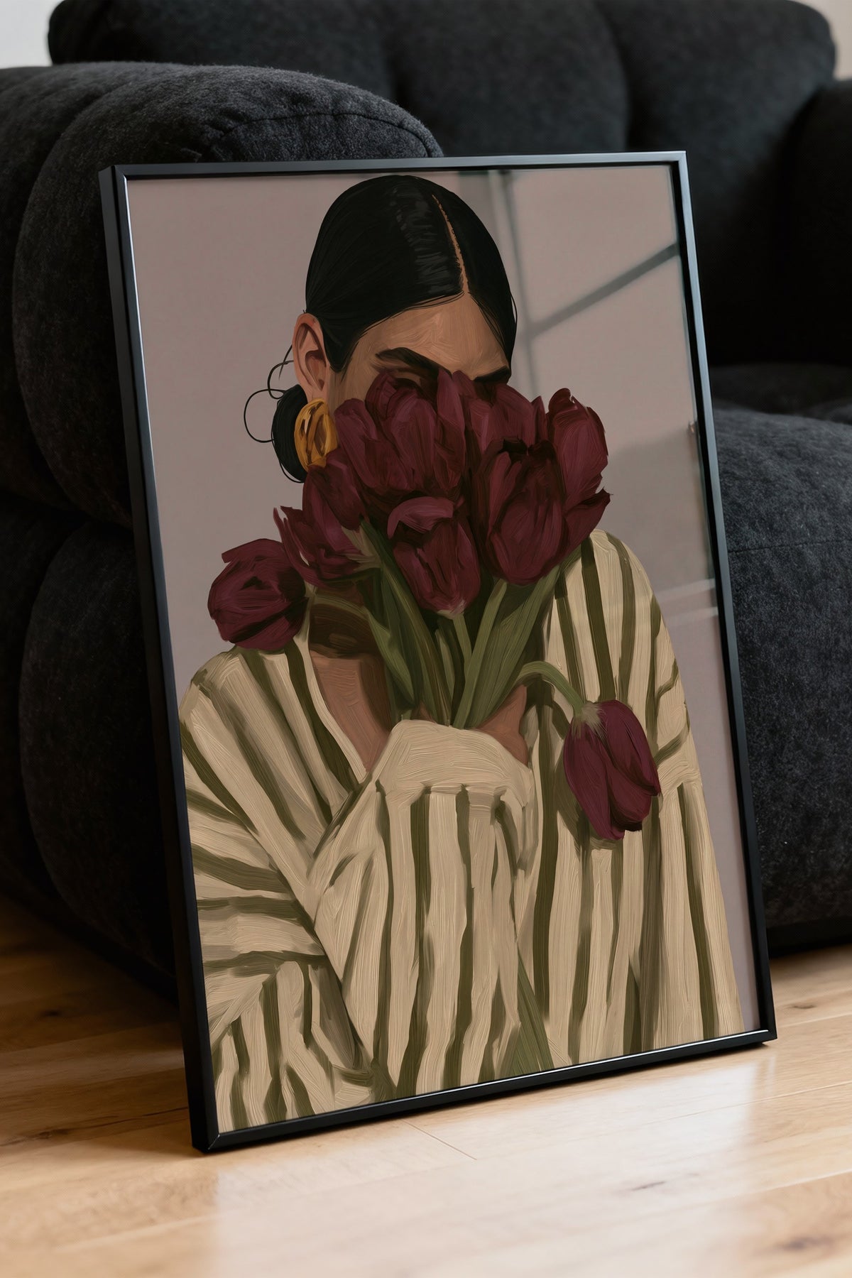 Çiçekli Kadın Figürü Poster – Siyah Çerçeveli Tablo