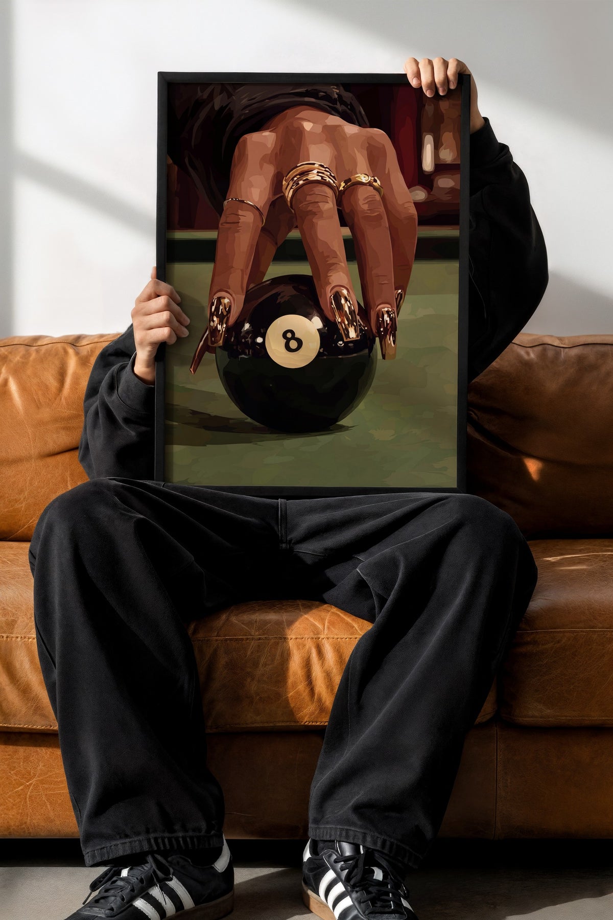 Bilardo Topu ve El Detayı Poster – Siyah Çerçeveli Tablo