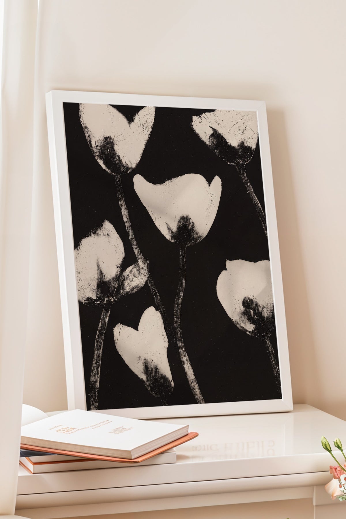 Minimalist Çiçek Deseni Poster – Beyaz Çerçeveli Tablo