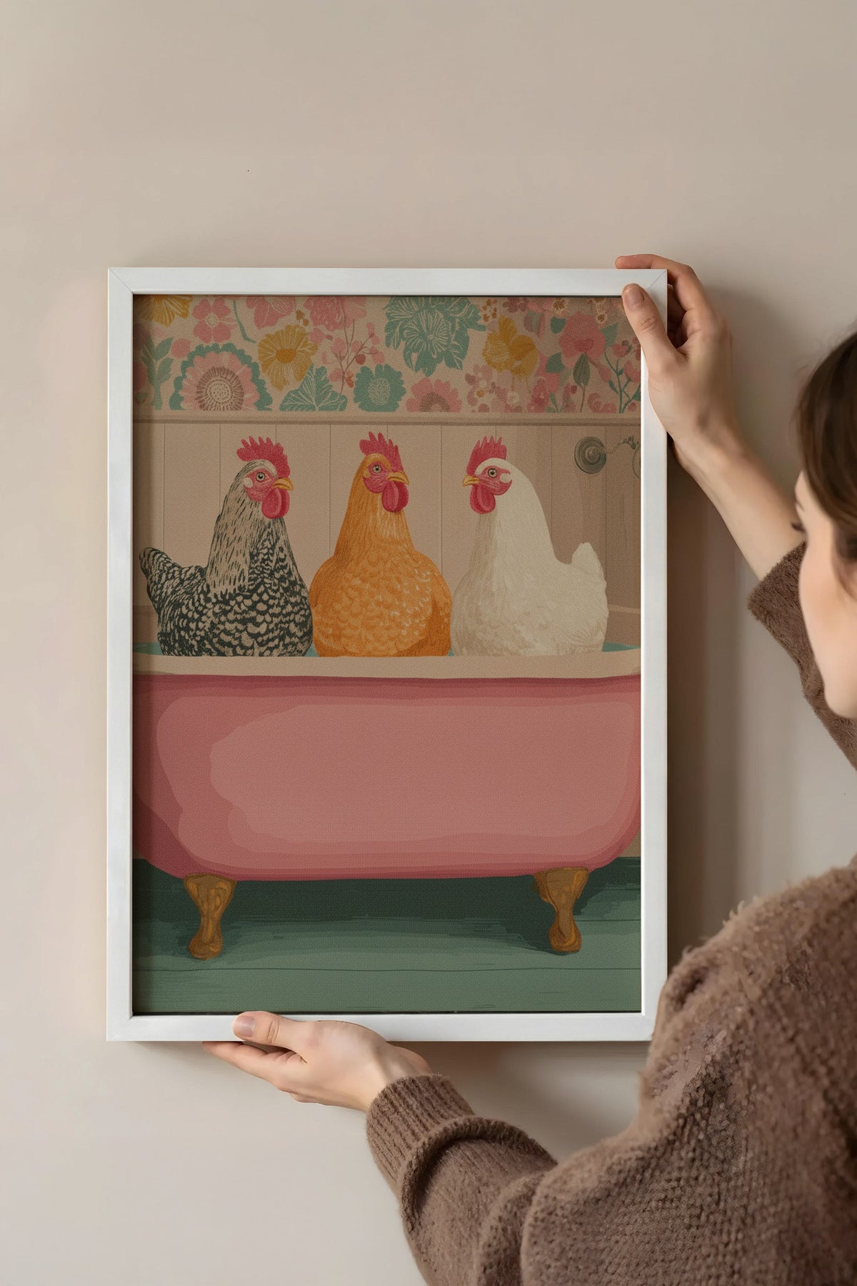 Küvette Üç Tavuk Poster – Beyaz Çerçeveli Tablo