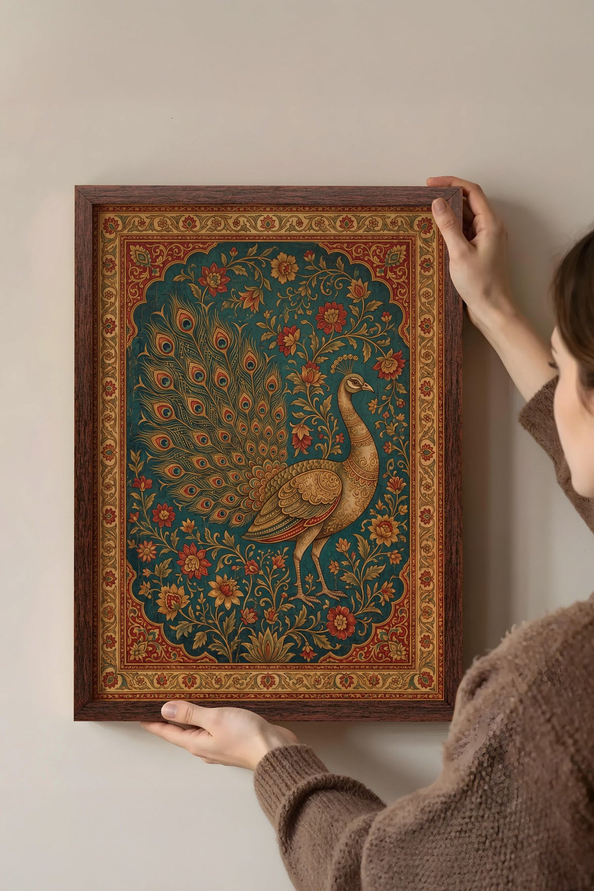 Süslemeli Tavus Kuşu Deseni Poster – Kahverengi Çerçeveli Tablo
