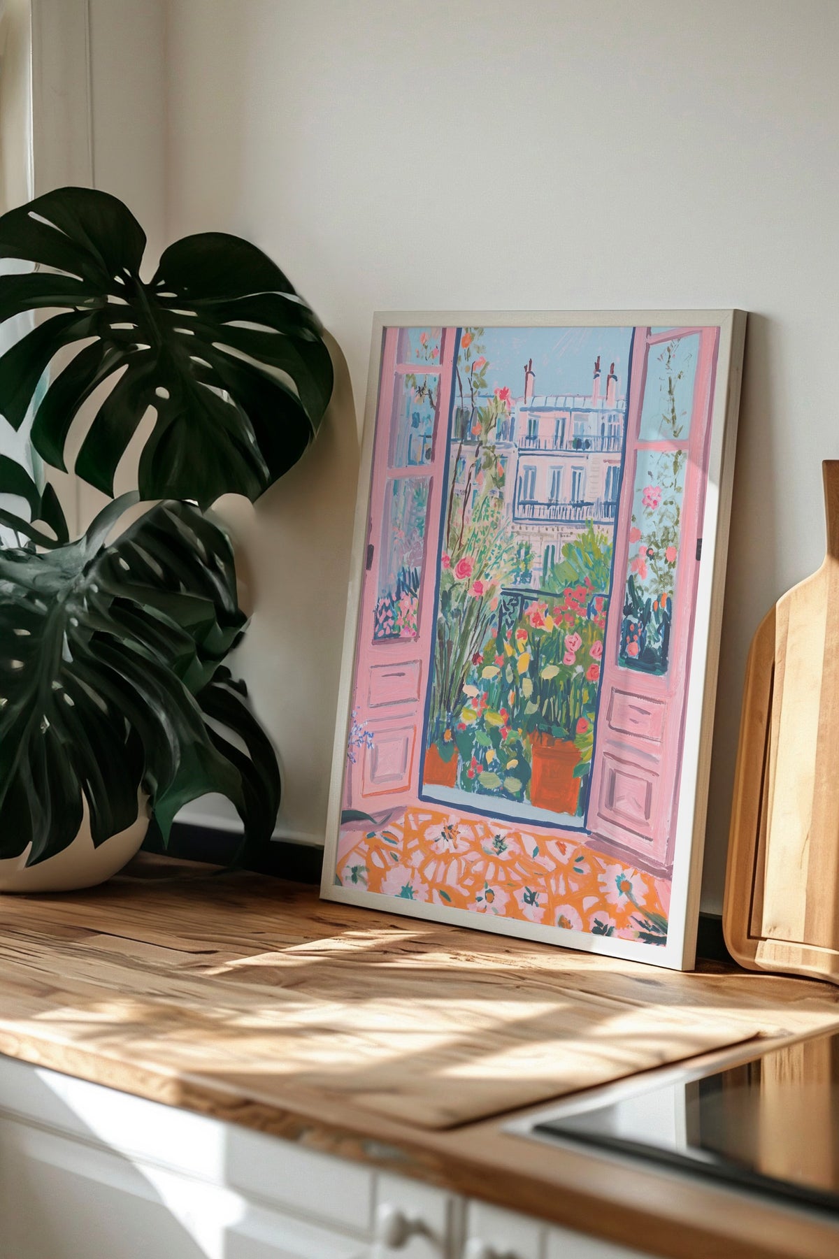 Çiçekli Balkon Manzaralı Pembe Kapılar Poster – Beyaz Çerçeveli Tablo