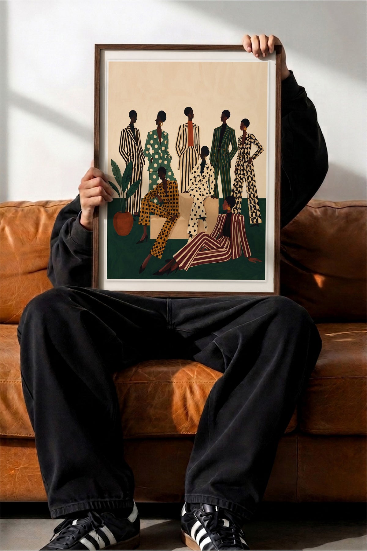 Şık Kadınlar Koleksiyonu Poster – Kahverengi Çerçeveli Tablo