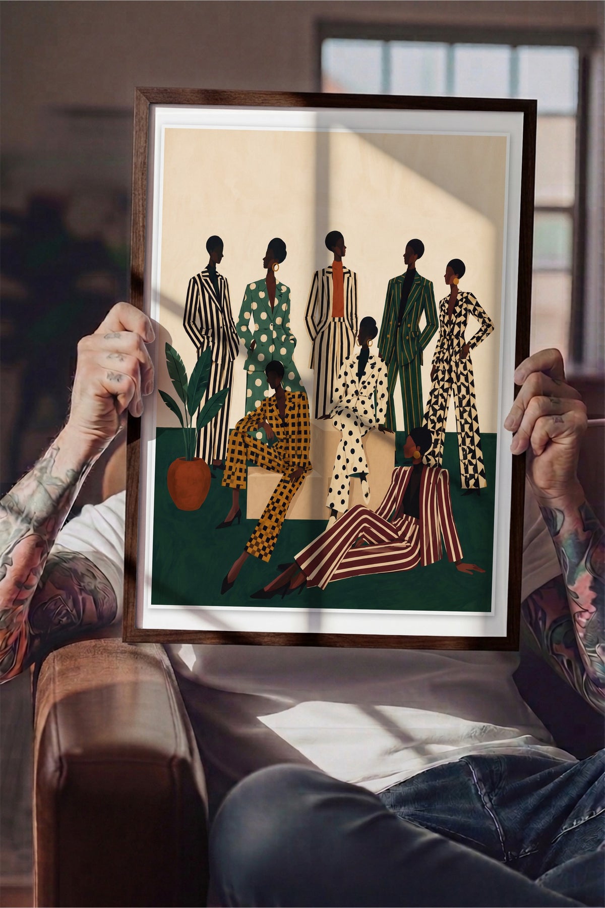 Şık Kadınlar Koleksiyonu Poster – Kahverengi Çerçeveli Tablo