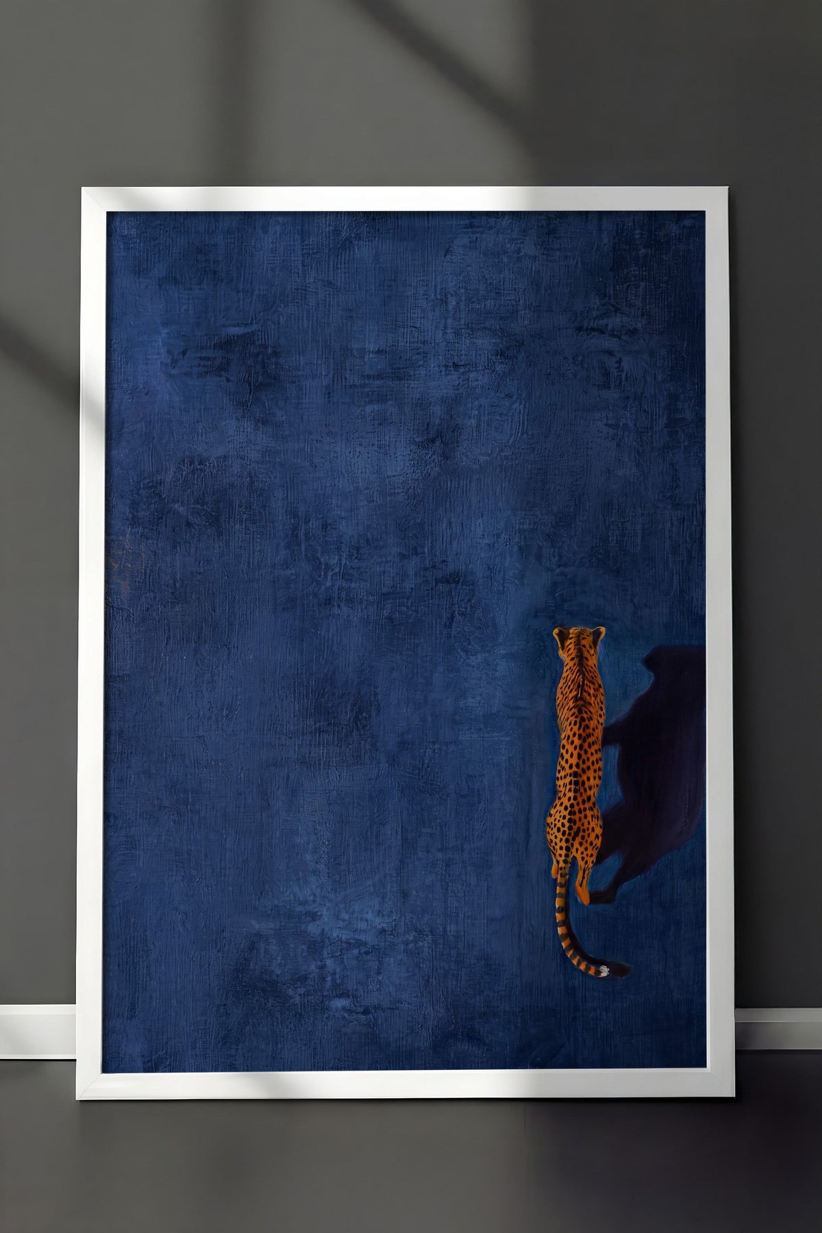 Gölgesindeki Çita Poster – Beyaz Çerçeveli Tablo
