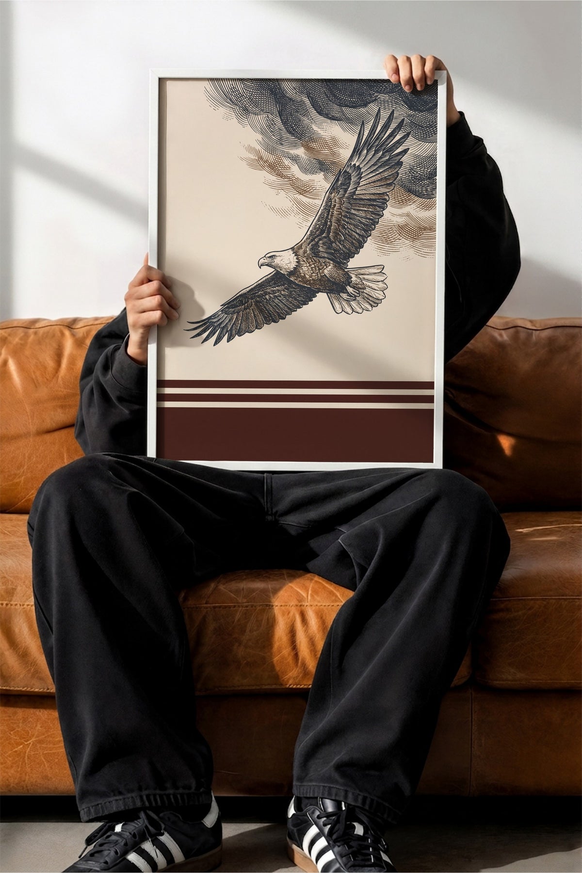 Bulutlarda Süzülen Kartal Poster – Beyaz Çerçeveli Tablo