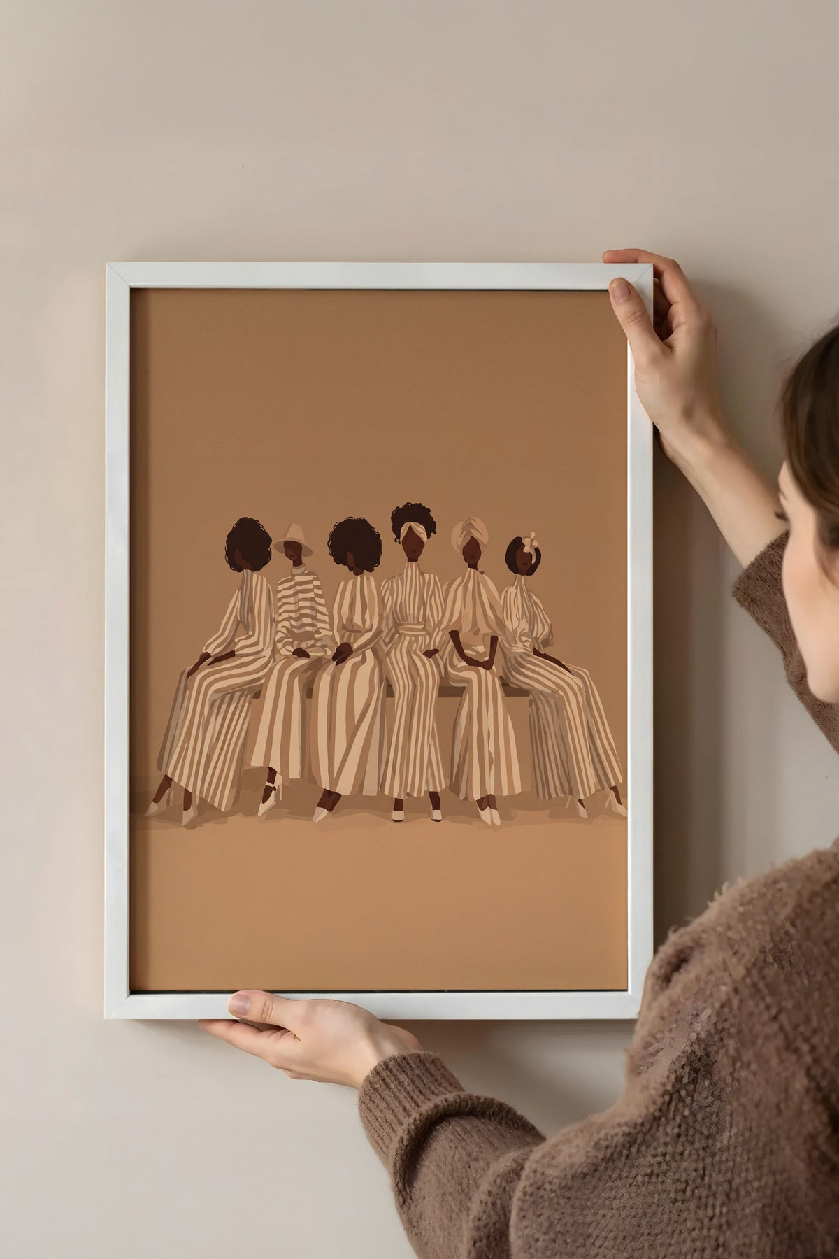 Çizgili Zarafet Altı Kadın Poster – Beyaz Çerçeveli Tablo