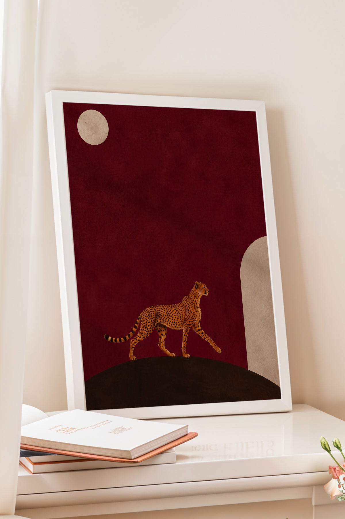 Ay Işığında Yürüyen Çita Poster – Beyaz Çerçeveli Tablo
