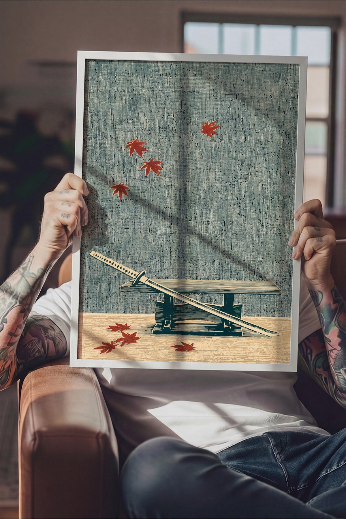 Samuray Kılıcı ve Akçaağaç Yaprakları Poster – Beyaz Çerçeveli Tablo