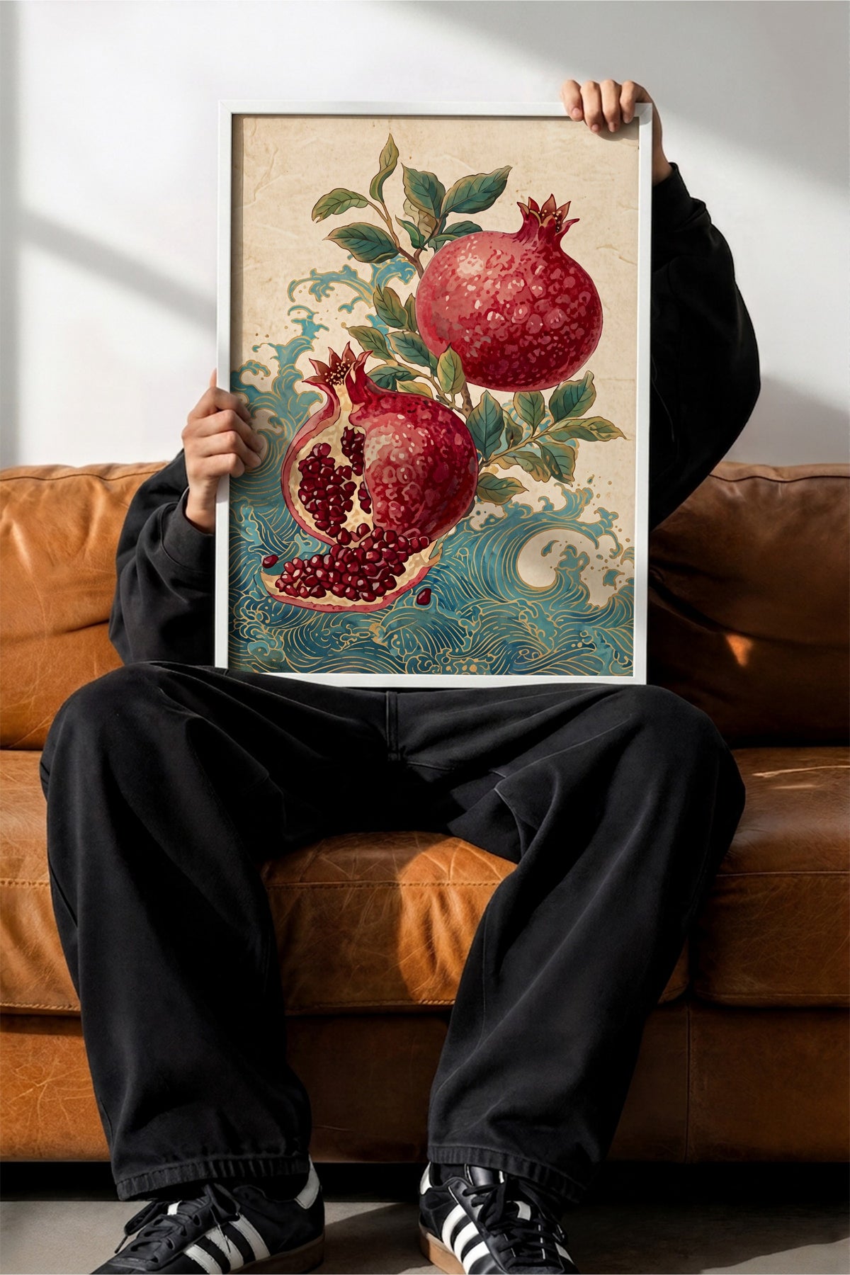 Dalgalar Arasında Nar Poster – Beyaz Çerçeveli Tablo