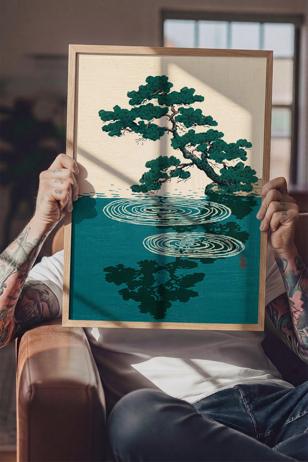 Suda Yansıyan Çam Ağacı Poster – Ahşap Çerçeveli Tablo