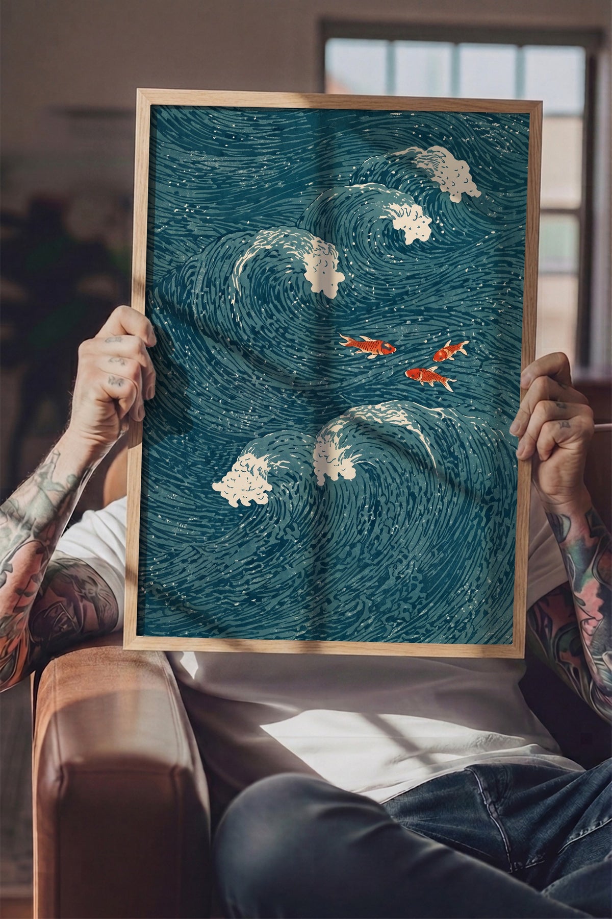 Dalgalar Arasında Japon Balıkları Poster – Ahşap Çerçeveli Tablo