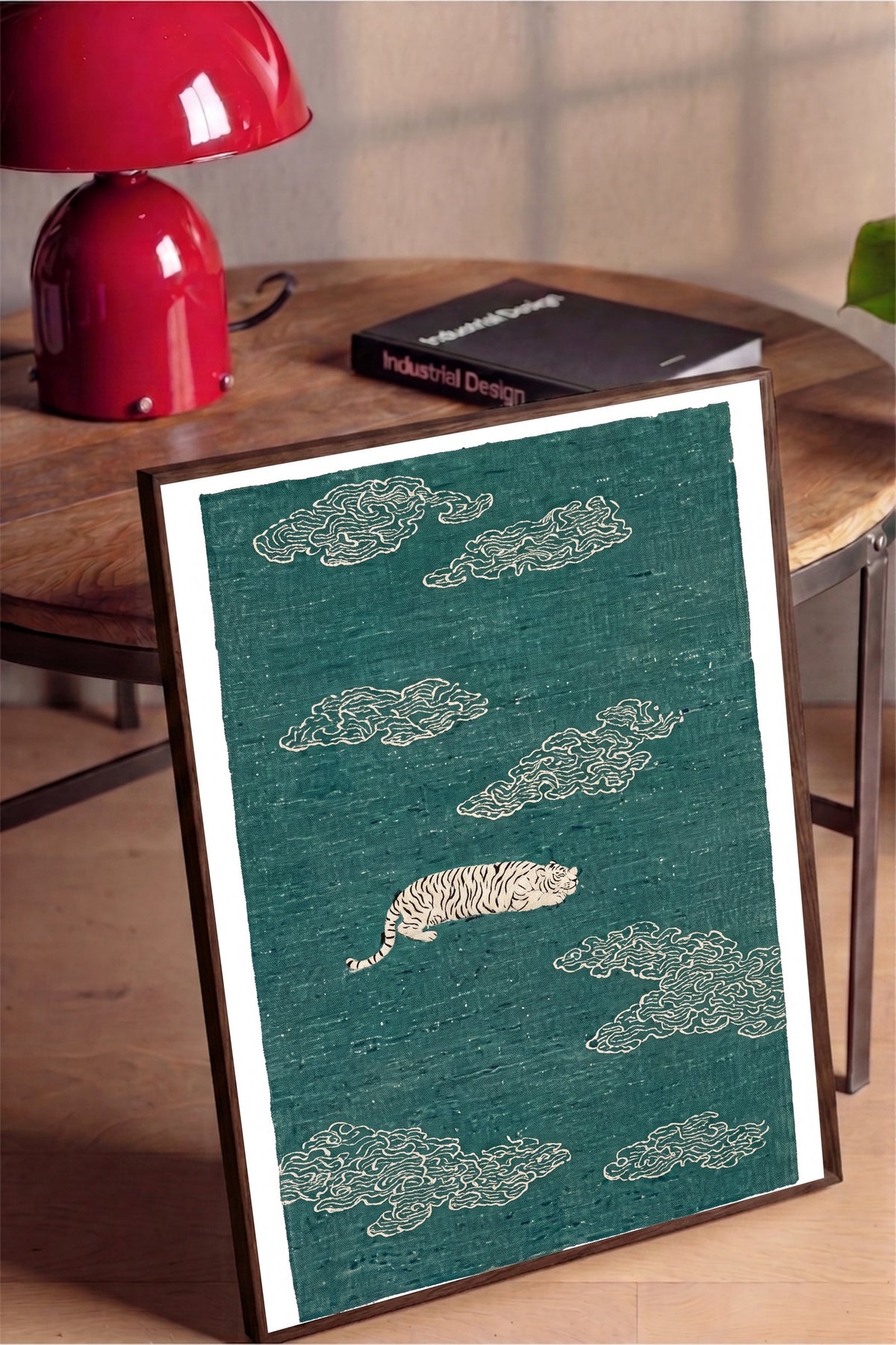 Bulutlar Arasında Kaplan Poster – Kahverengi Çerçeveli Tablo